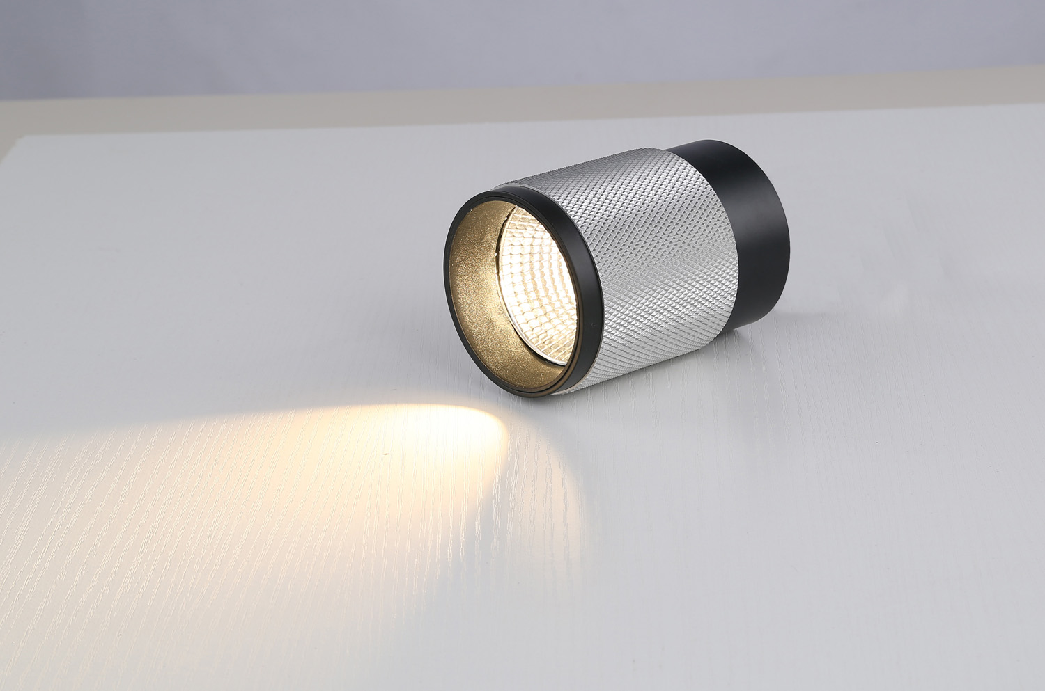 Потолочный светильник iLedex Delta 1955-10W-3000K-36 BK+SL_IX