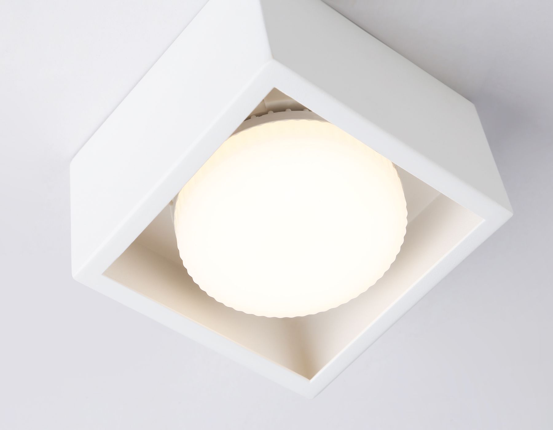 Накладной светильник Ambrella light со сменной лампой GX53 Techno TN70825_AMB