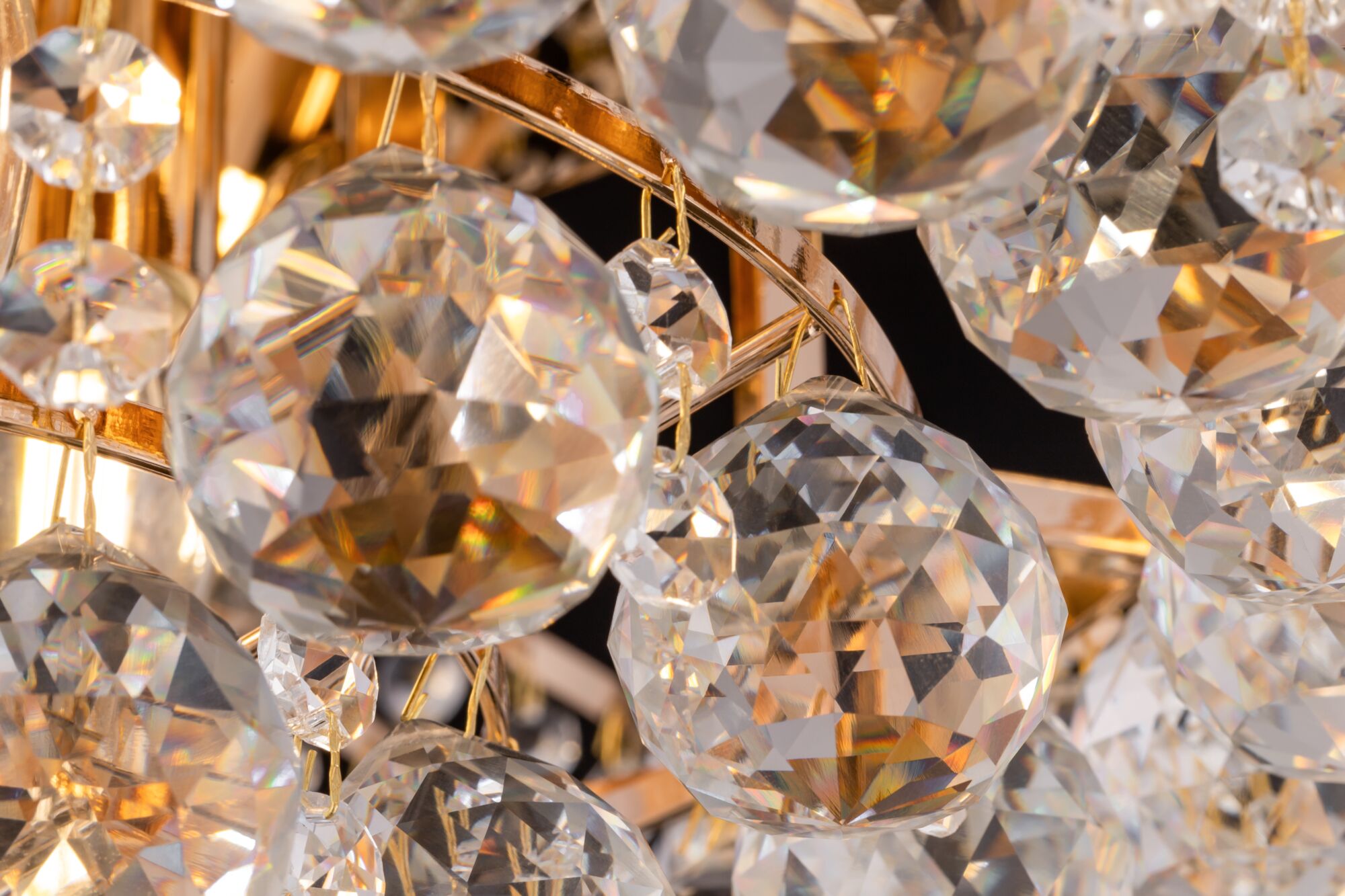 Потолочная люстра Maytoni Diamant DIA120-06-G_MY