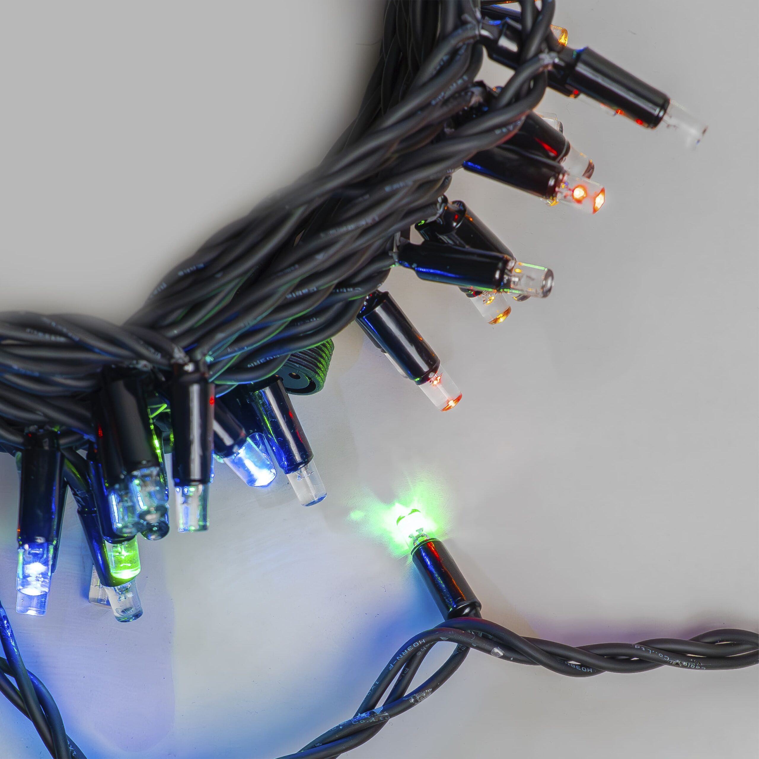 Гирлянда LTC Нить 10м Разноцветная с Мерцанием Каждого Диода 220В, 100 LED, Провод Черный Каучук, IP65 LL100ABL-1-2M