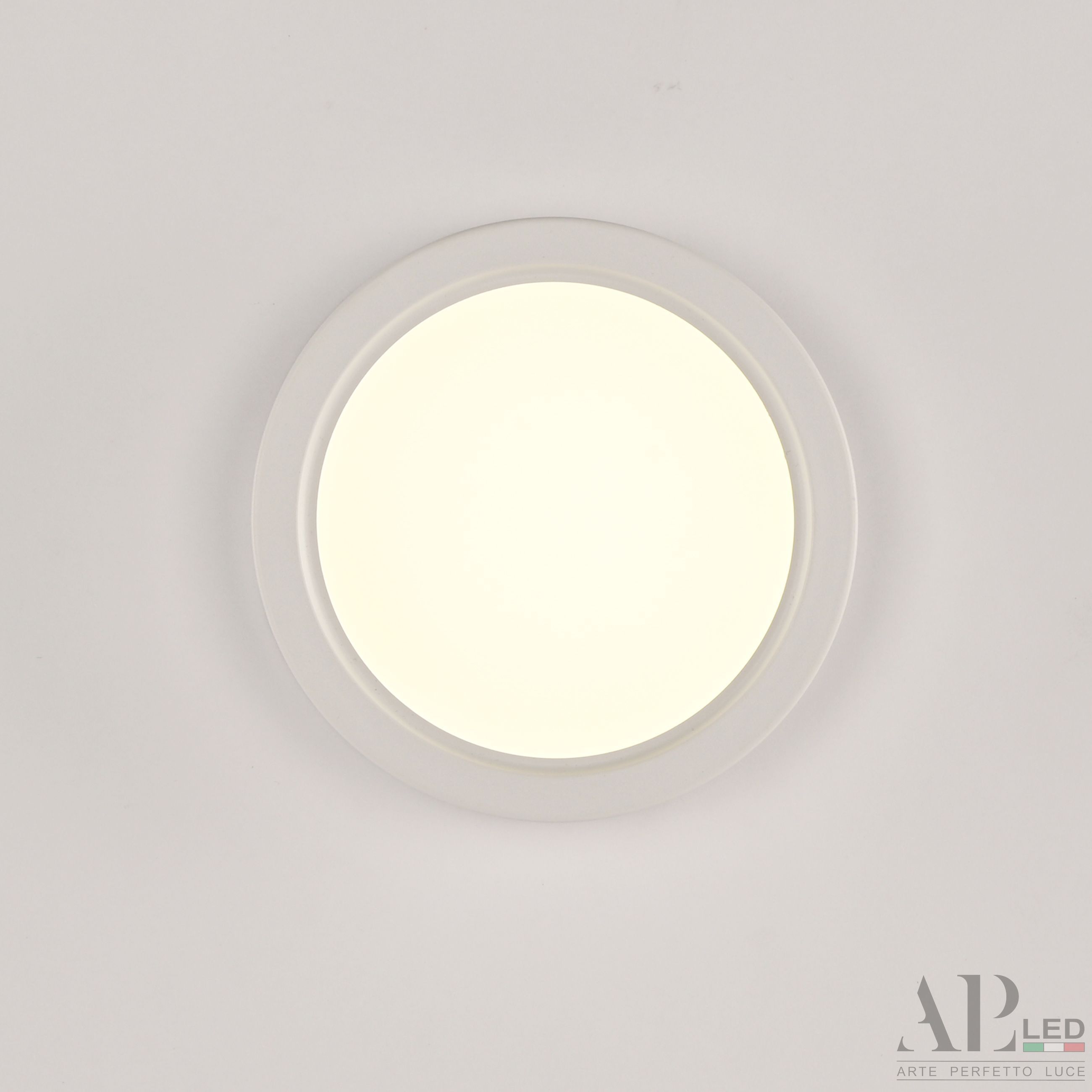 Накладной светильник APL LED Ingrid 3322.LDY6004M/6W/4K_BI