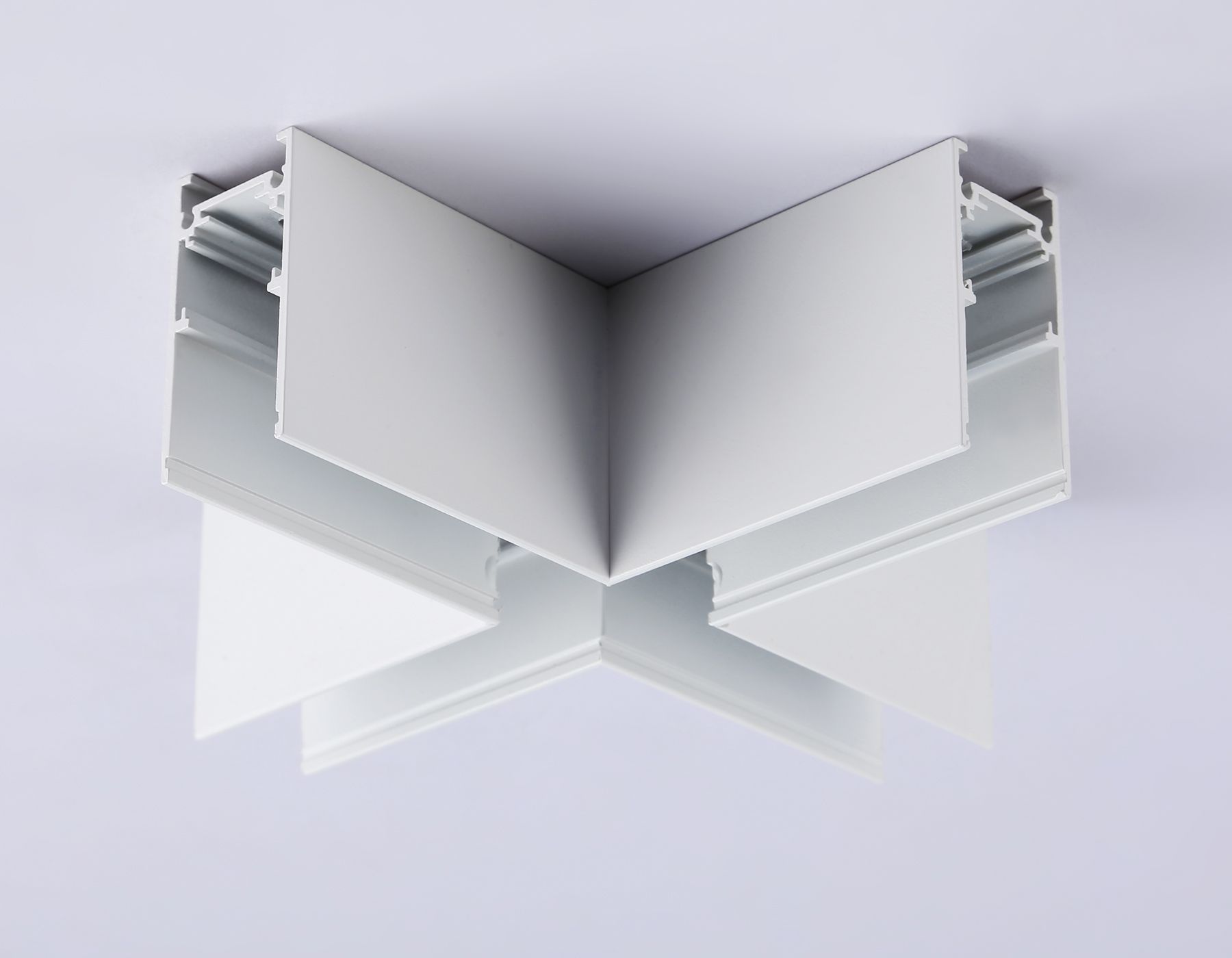 Коннектор X-образный для накладного шинопровода Ambrella Light Track System GL3375_AMB