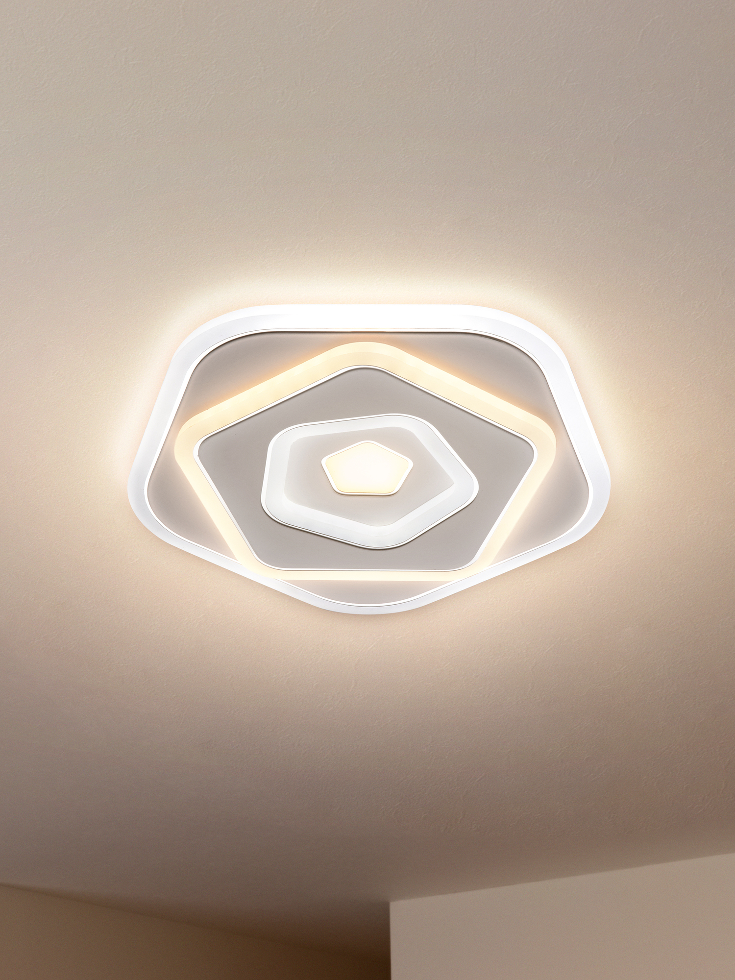 Настенный светильник Freya Iona FR10019WL-L23W_MY