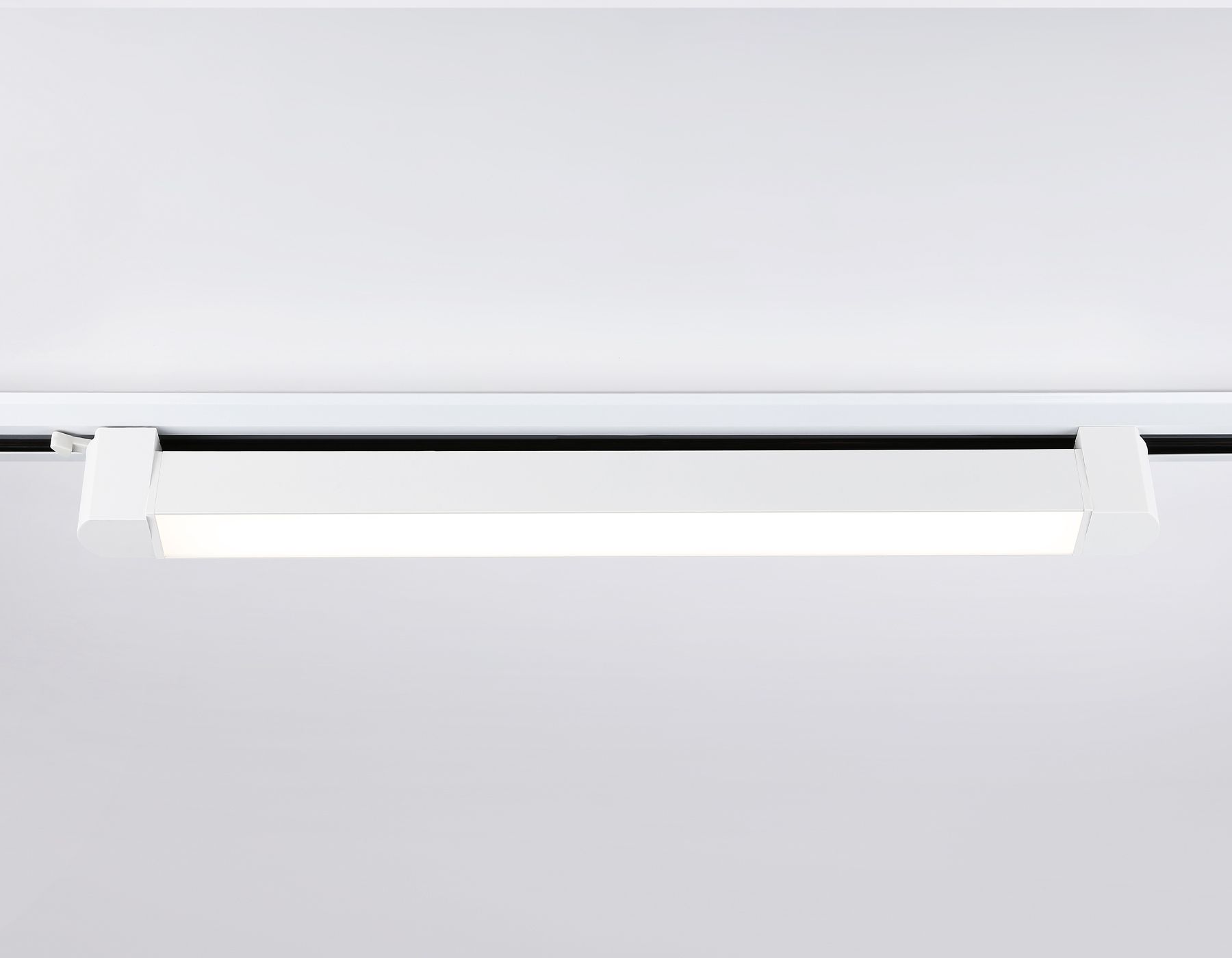 Трековый однофазный светодиодный светильник Ambrella Light Track System GL6736_AMB