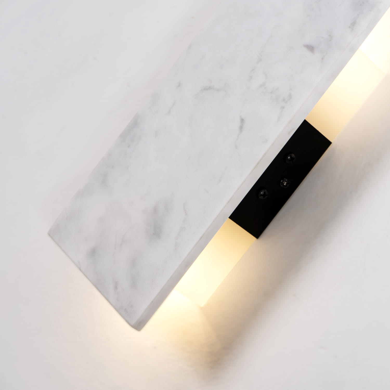 Настенный светильник Favourite Slot 2986-1W