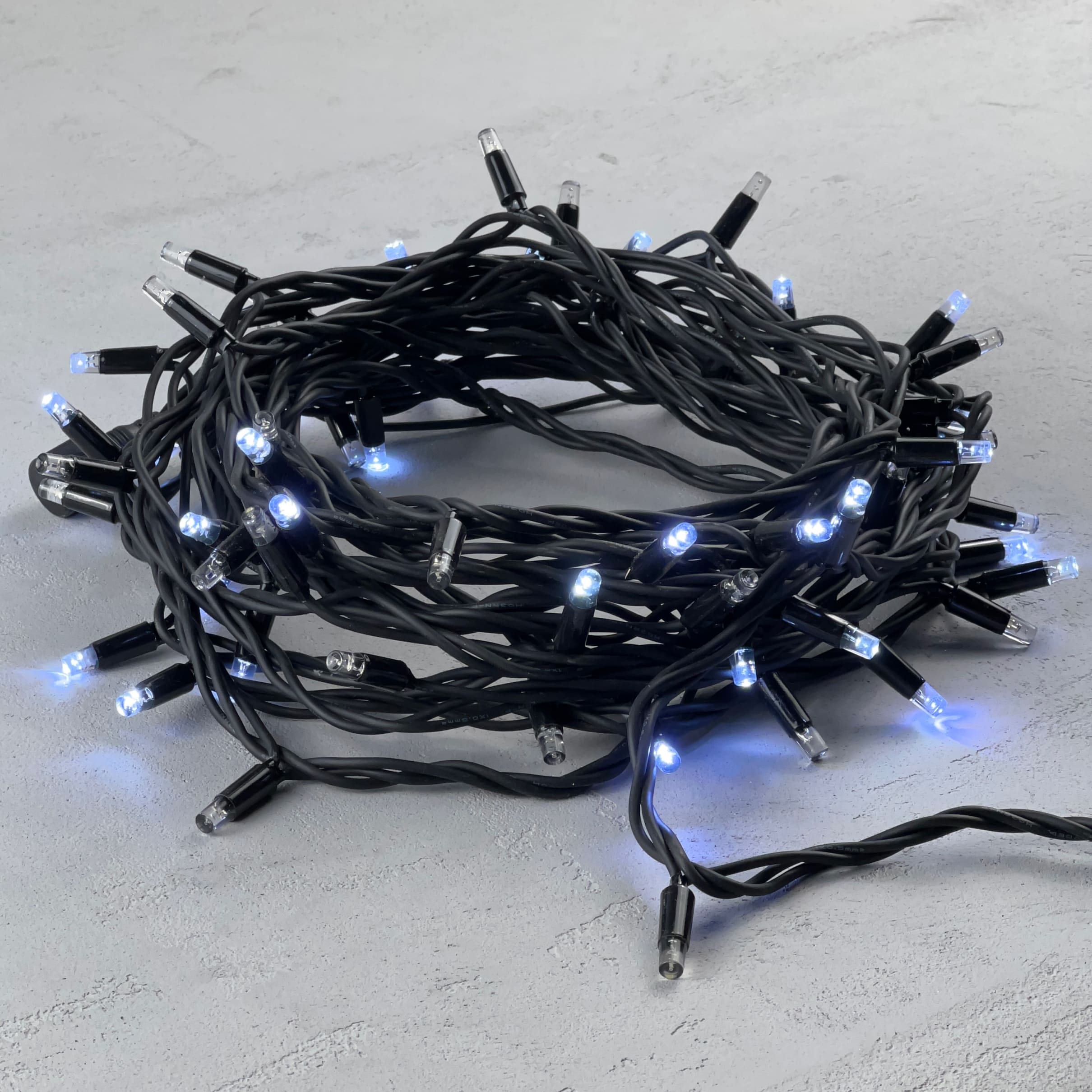 Гирлянда Нить 10м Белая с Мерцанием Каждого Диода 220В, 100 LED, Провод Черный Каучук, IP65 LL100ABL-1-2W