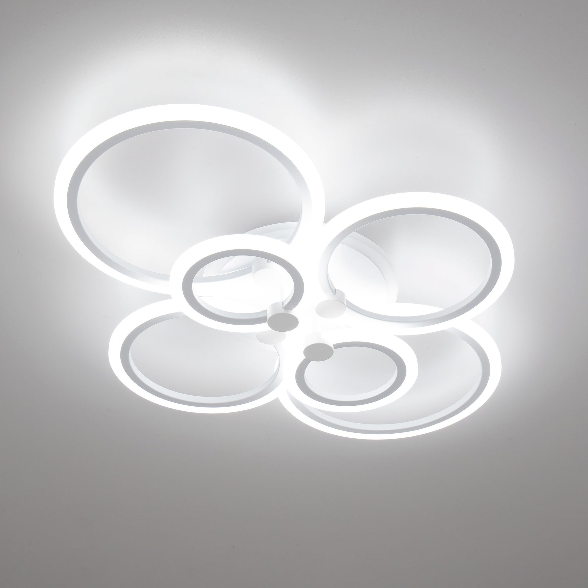 Потолочная люстра CitiLux Сента CL237B160E