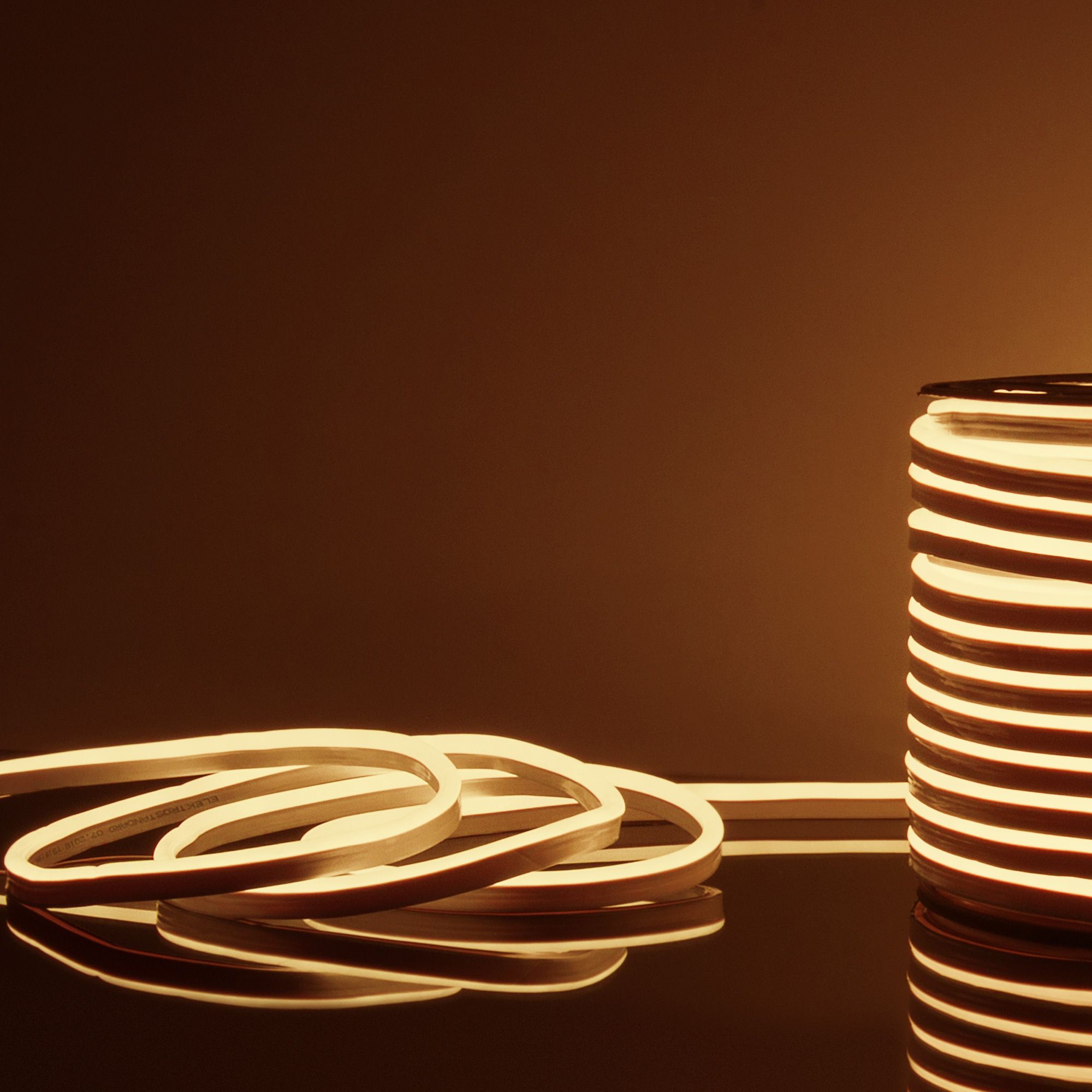 Светодиодный неон LS 001 220V 9,6 вт IP67 теплый белый Elektrostandard a052995_ES