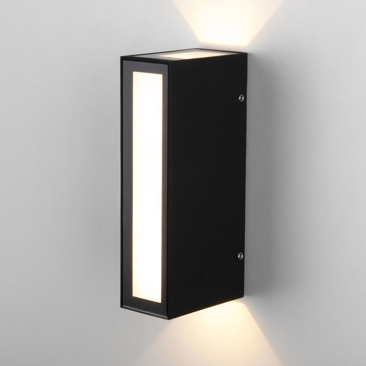 

Уличный настенный светильник Glow Maul a048179, a048179