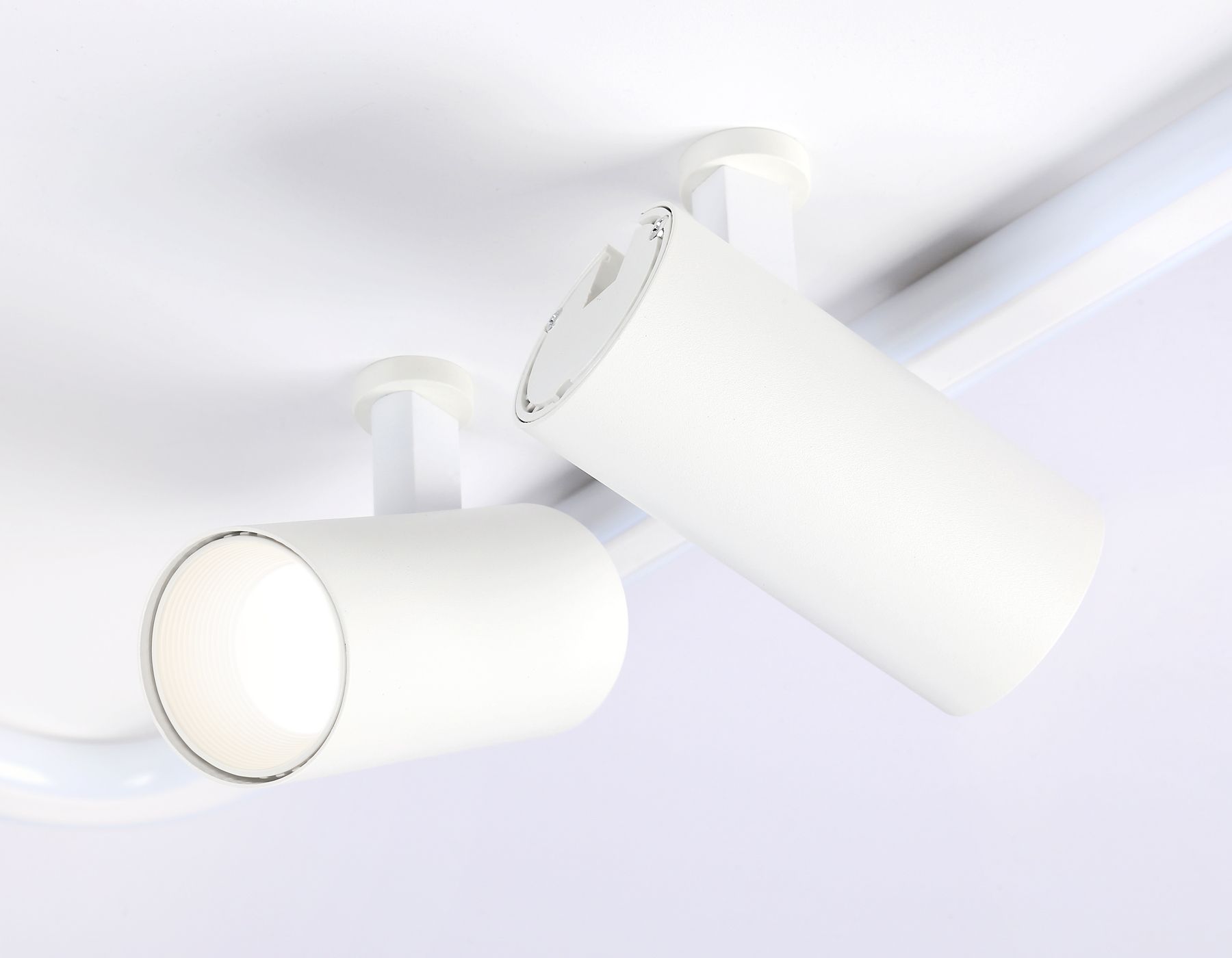 Потолочная люстра с пультом управления Ambrella Light COMFORT FL5114_AMB