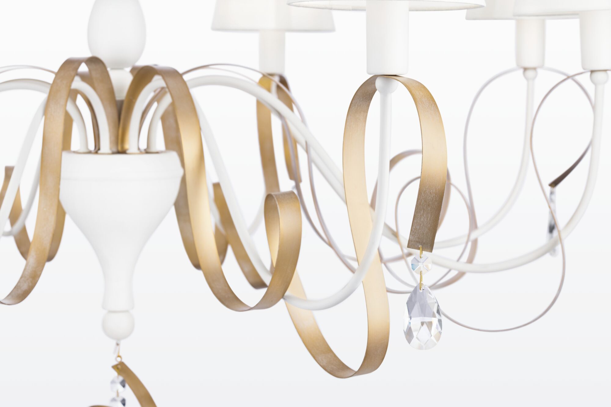 Подвесная люстра Maytoni ARM010-08-W_MY