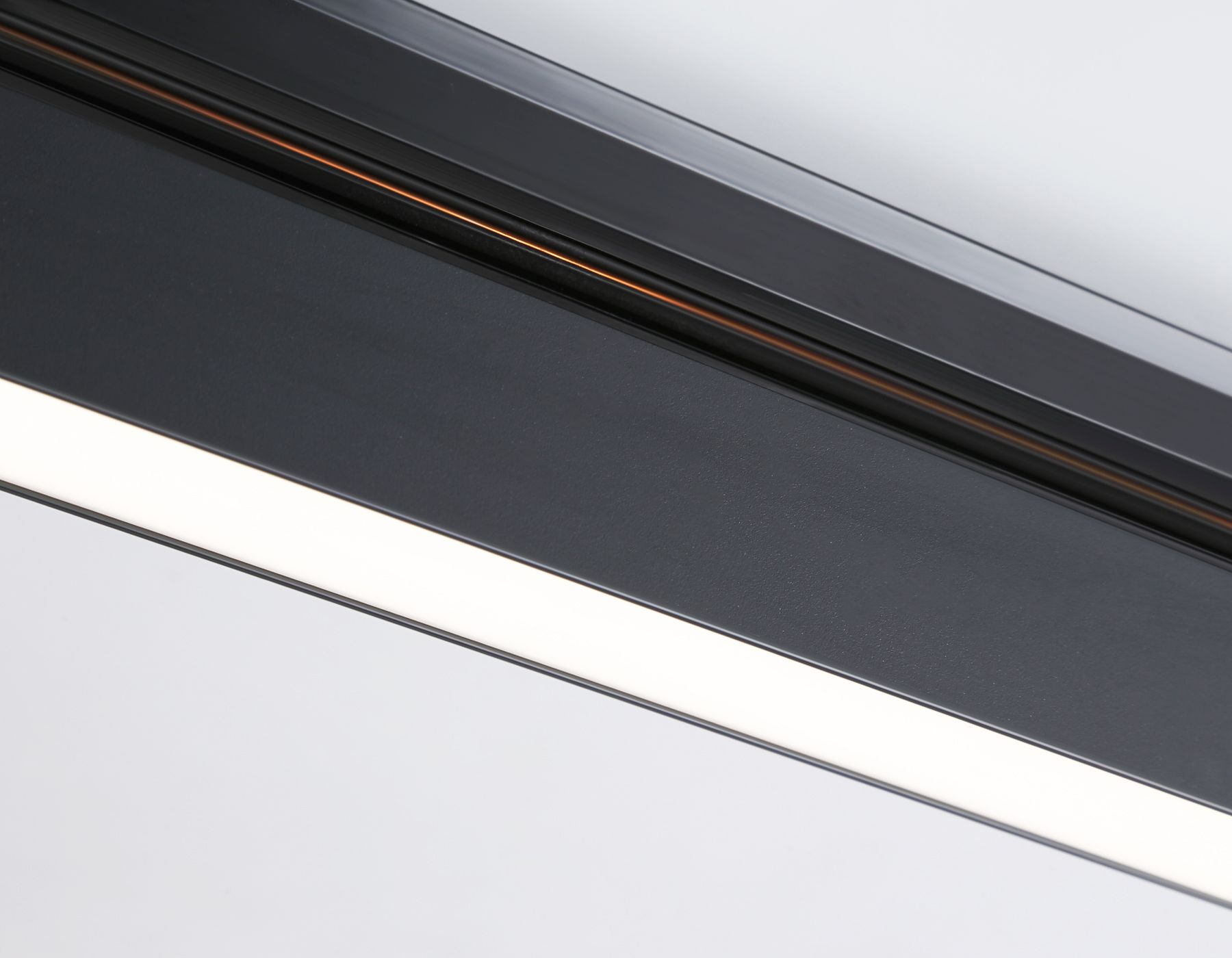 Трековый однофазный светодиодный светильник Ambrella Light Track System GL6739_AMB