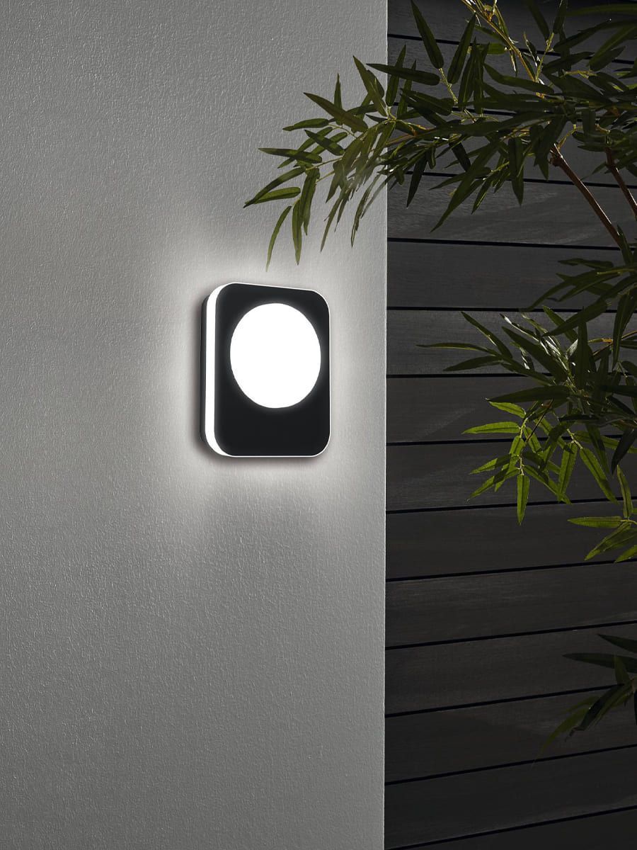 Уличный настенный светильник MADRIZ 99583