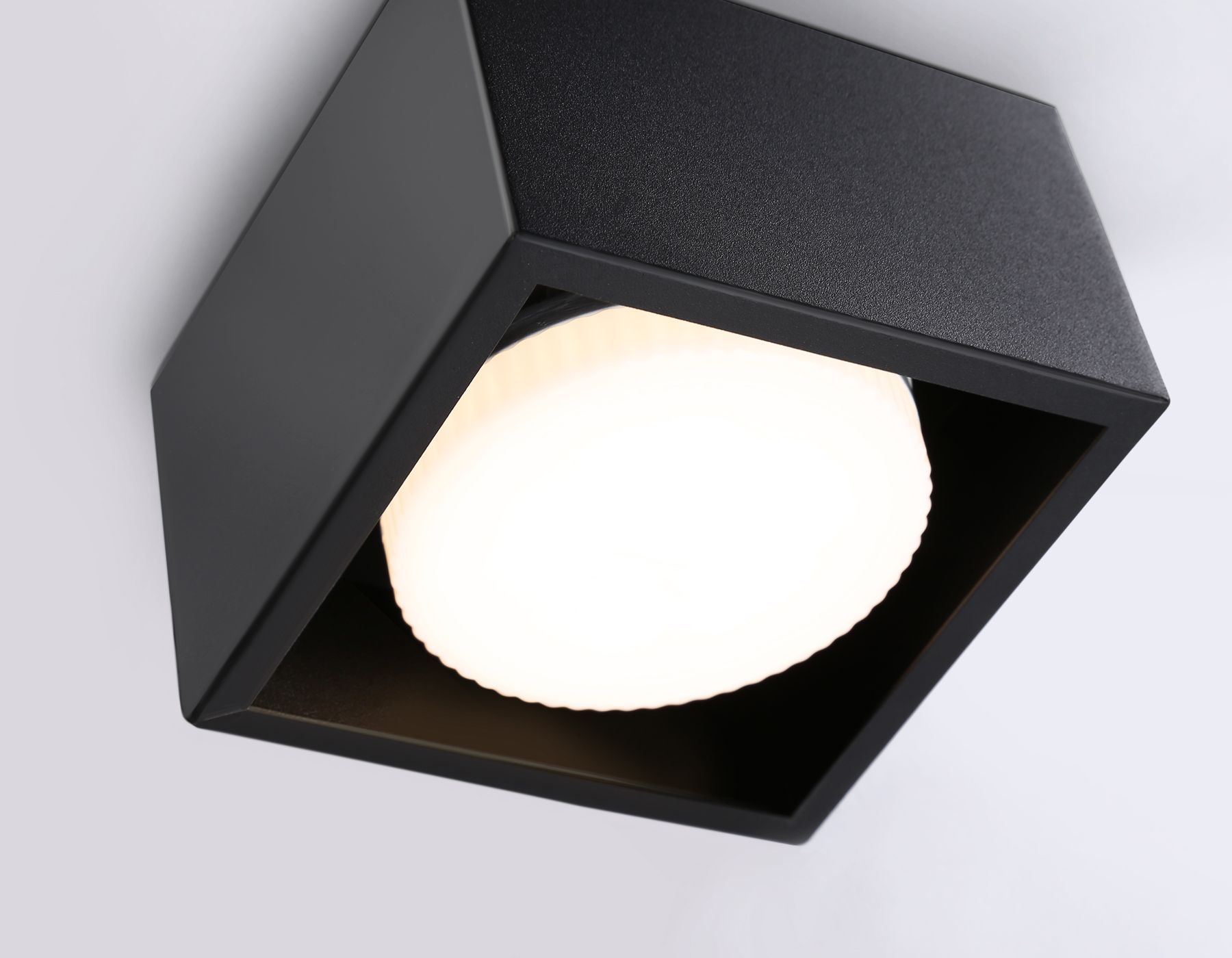 Накладной светильник Ambrella light со сменной лампой GX53 Techno TN70827_AMB