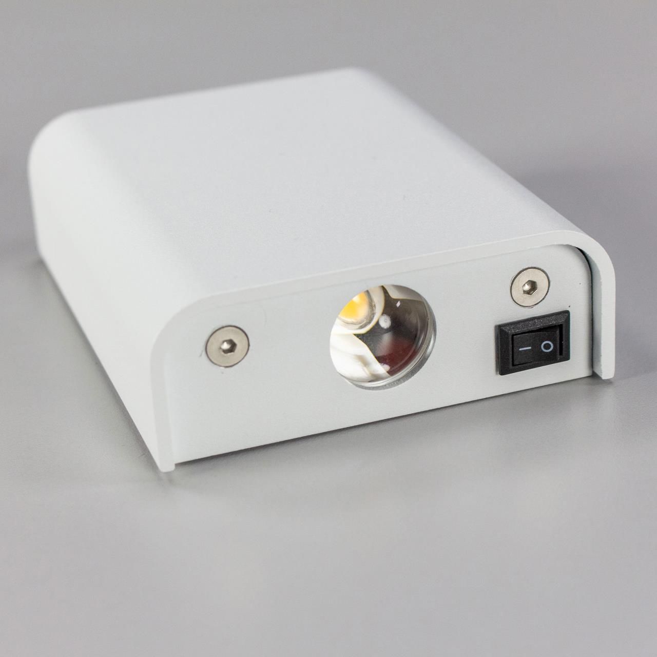 Настенный светильник CitiLux Декарт CL704400