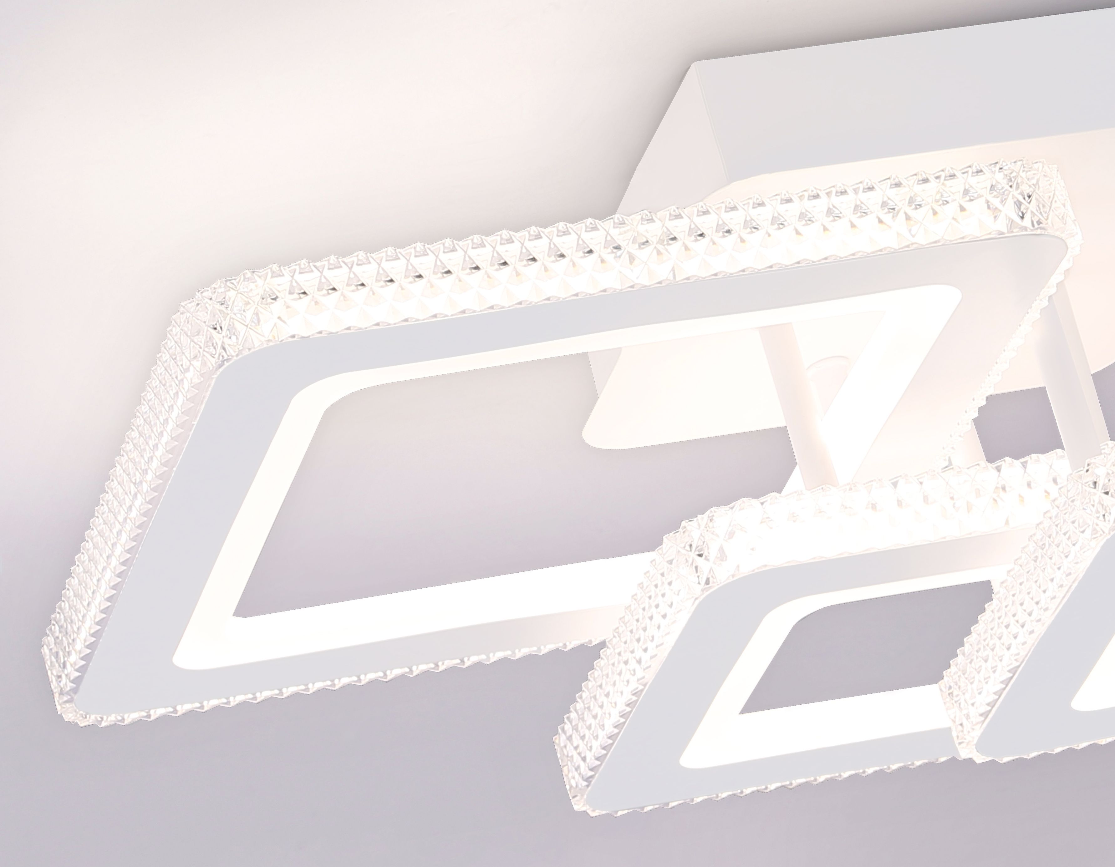 Потолочная люстра с пультом Ambrella Light ACRYLICA FA8877_AMB