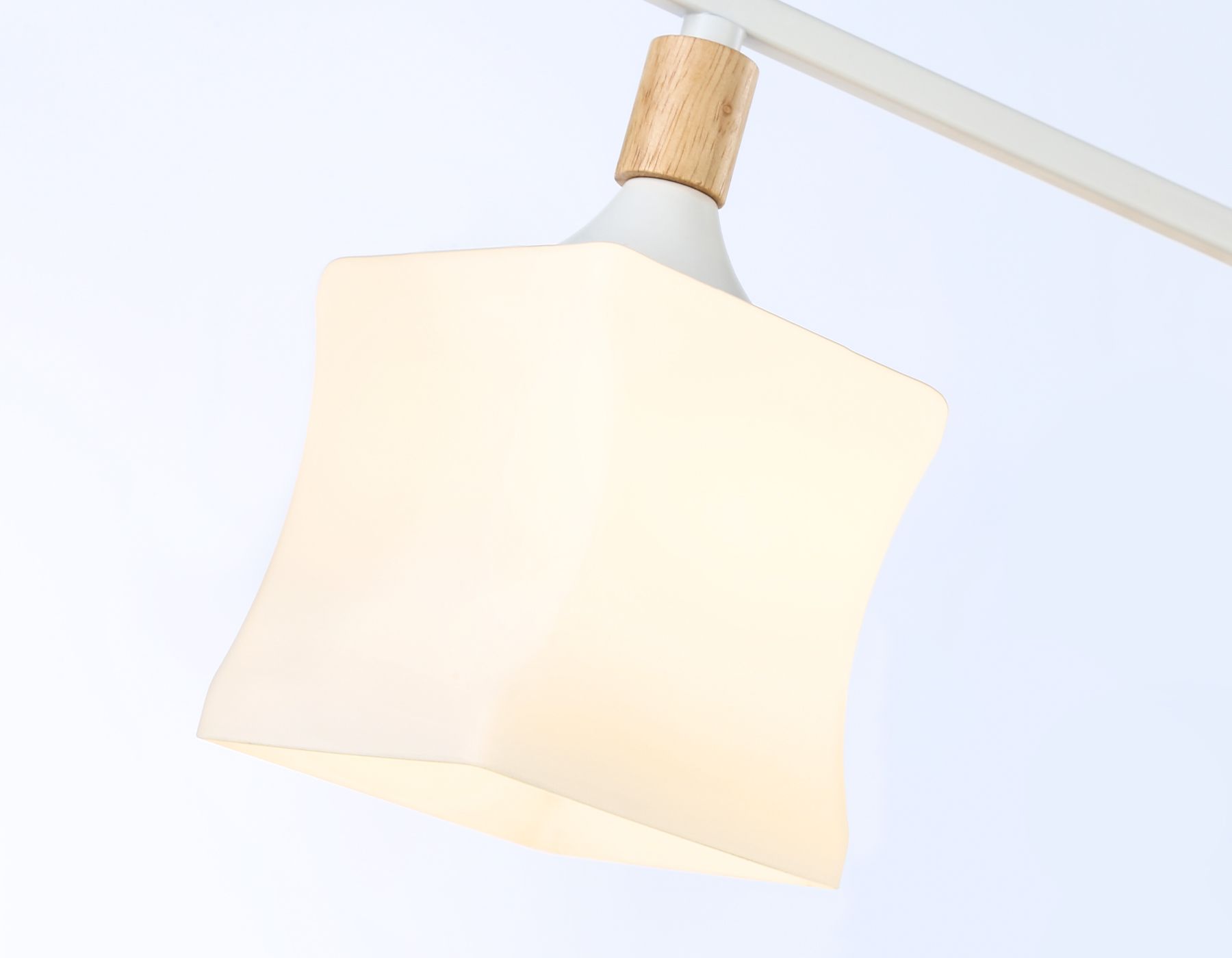 Потолочная люстра Ambrella light TRADITIONAL Modern TR9484_AMB