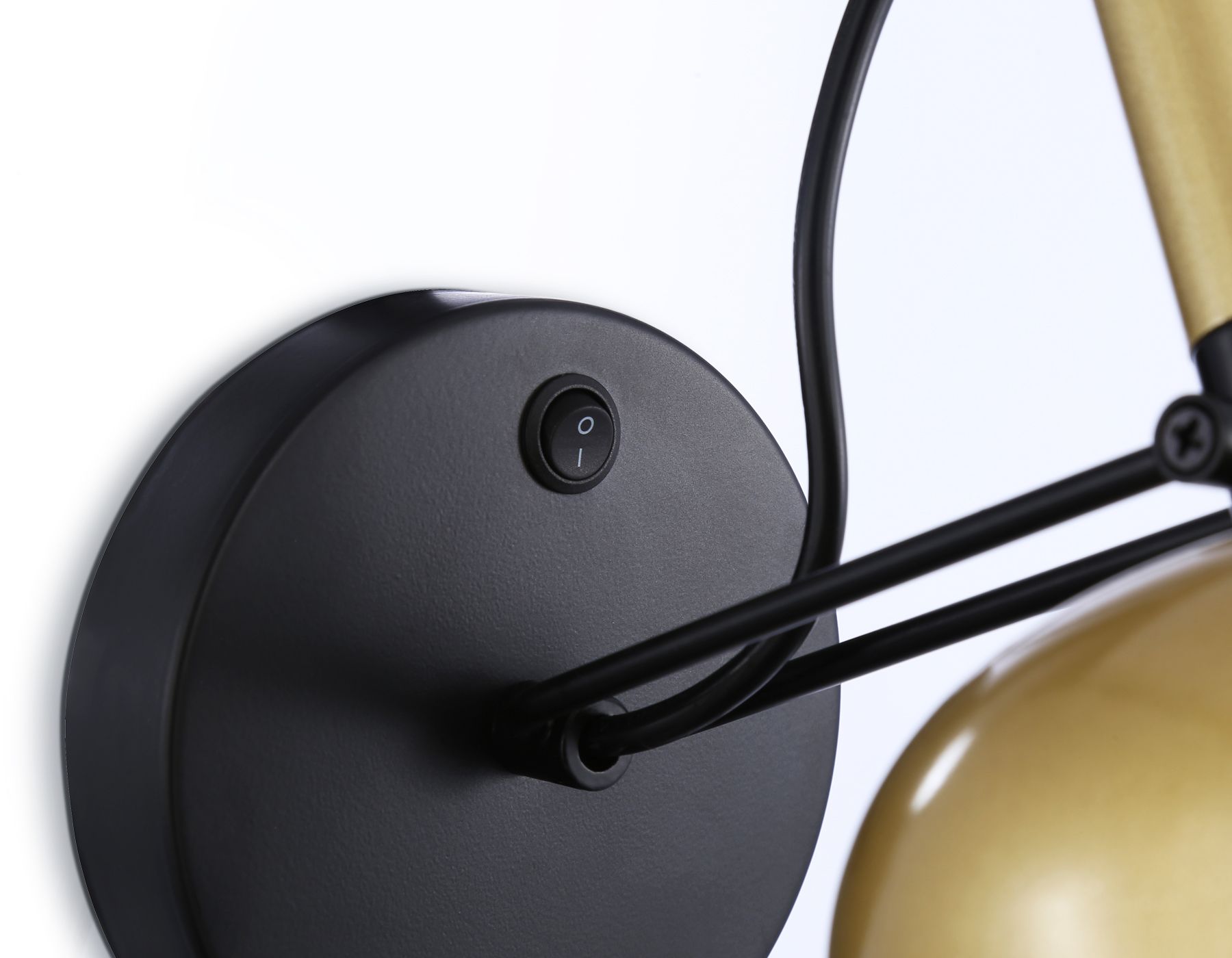 Накладной спот с выключателем Ambrella Light Traditional TR97102_AMB