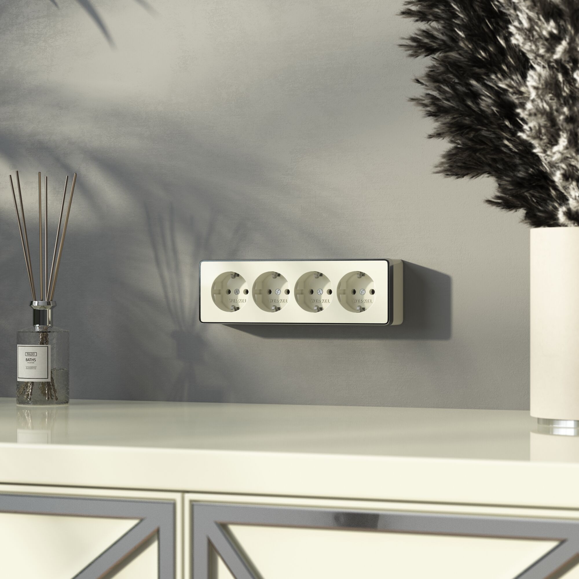 Розетка четверная с заземлением и шторками Werkel Gallant a071253_WR