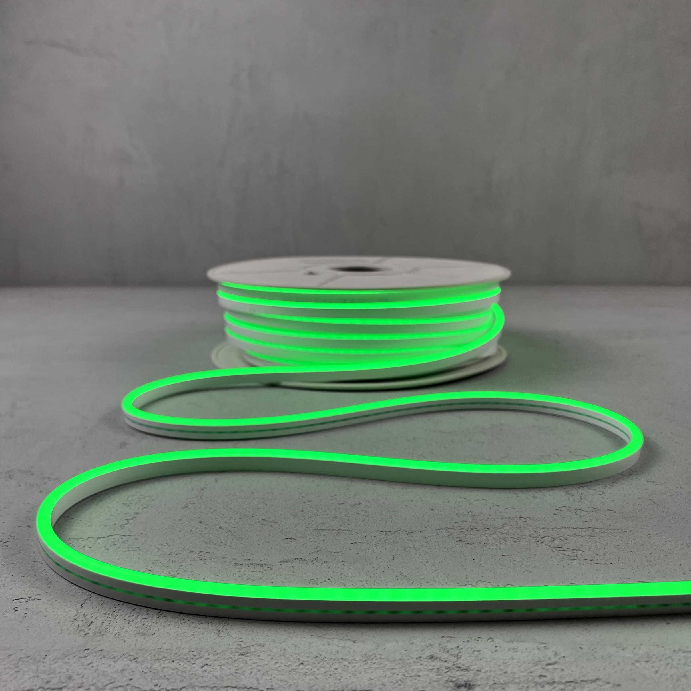 Односторонний Гибкий Неон 6х12мм Зеленый 12В, IP65 LTC FR-23526 FR-23526