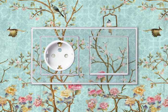 Розетка встраиваемая с заземлением и шторками (белый) Systeme Electric ATN200145