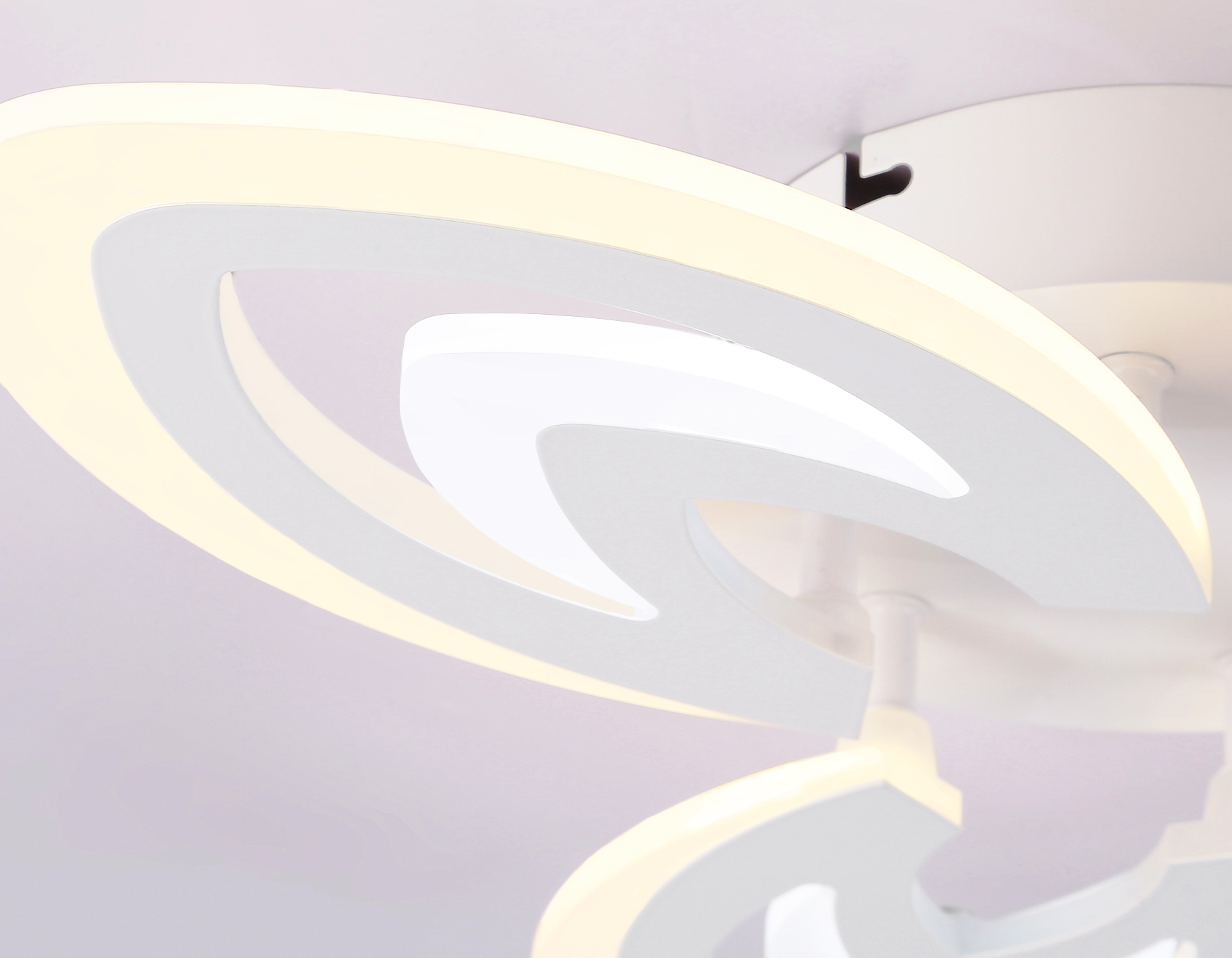 Потолочная люстра с пультом Ambrella Light ACRYLICA FA4545_AMB