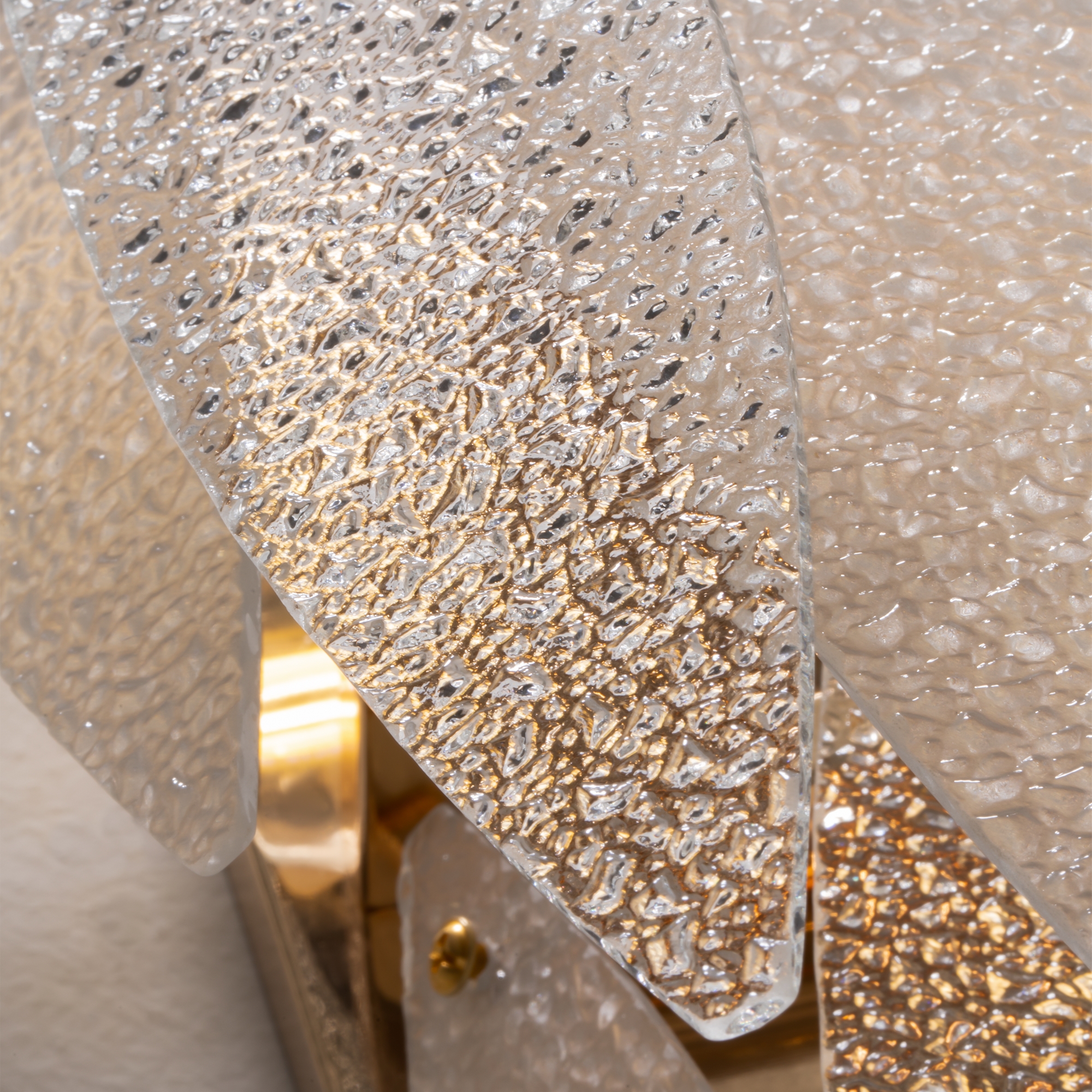 Настенный светильник Freya Lucrecia FR5217WL-02FG_MY