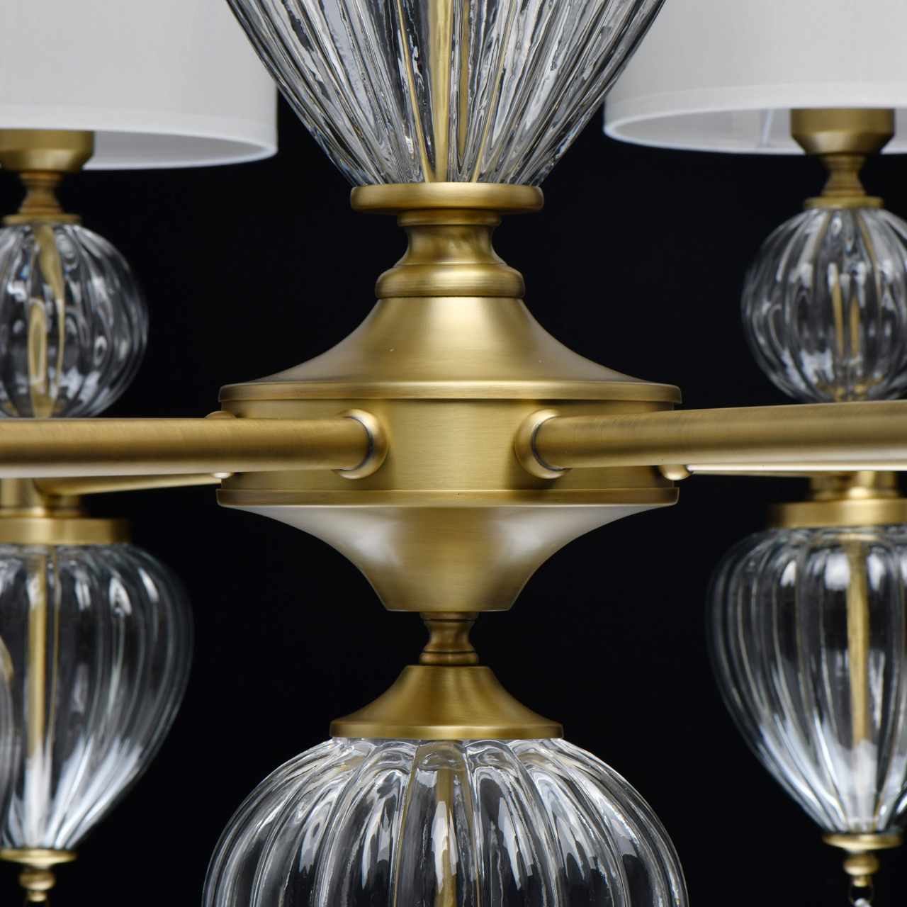 Подвесная люстра Chiaro Оделия 619011408_MW