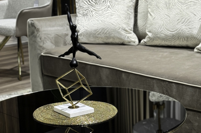 Статуэтка Гимнаст на кубе-2 Garda Decor 55RD2865