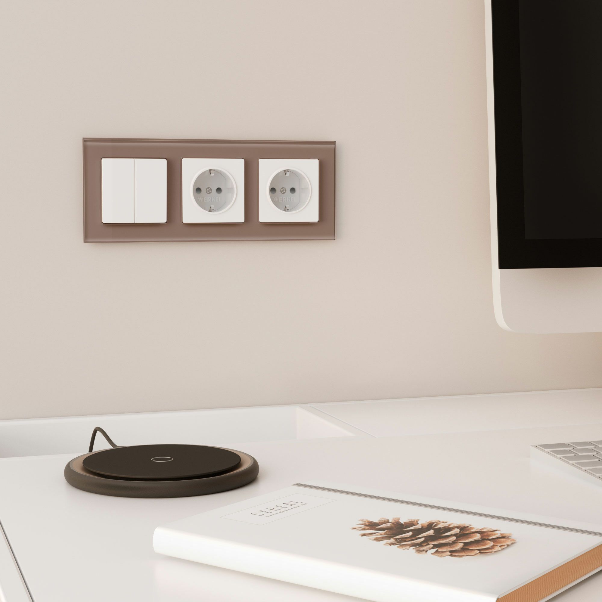 Рамка на 3 поста (латте, стекло) Favorit a058820_WR