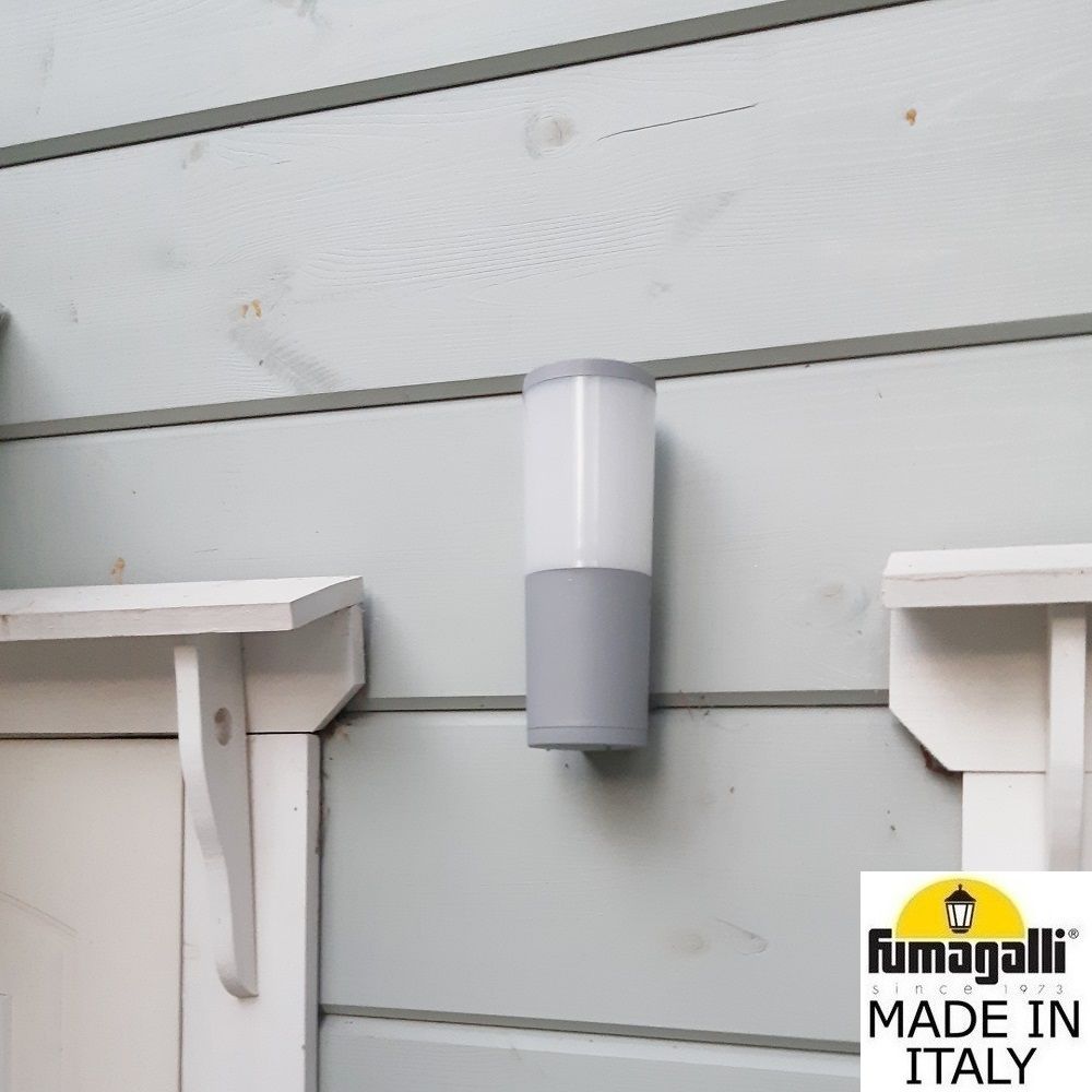 Уличный настенный светильник AMELIA DR2.570.000.LYF1R