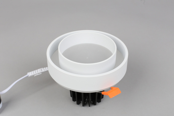 Встраиваемый светильник круглый светодиодный Omnilux OML-103209-15