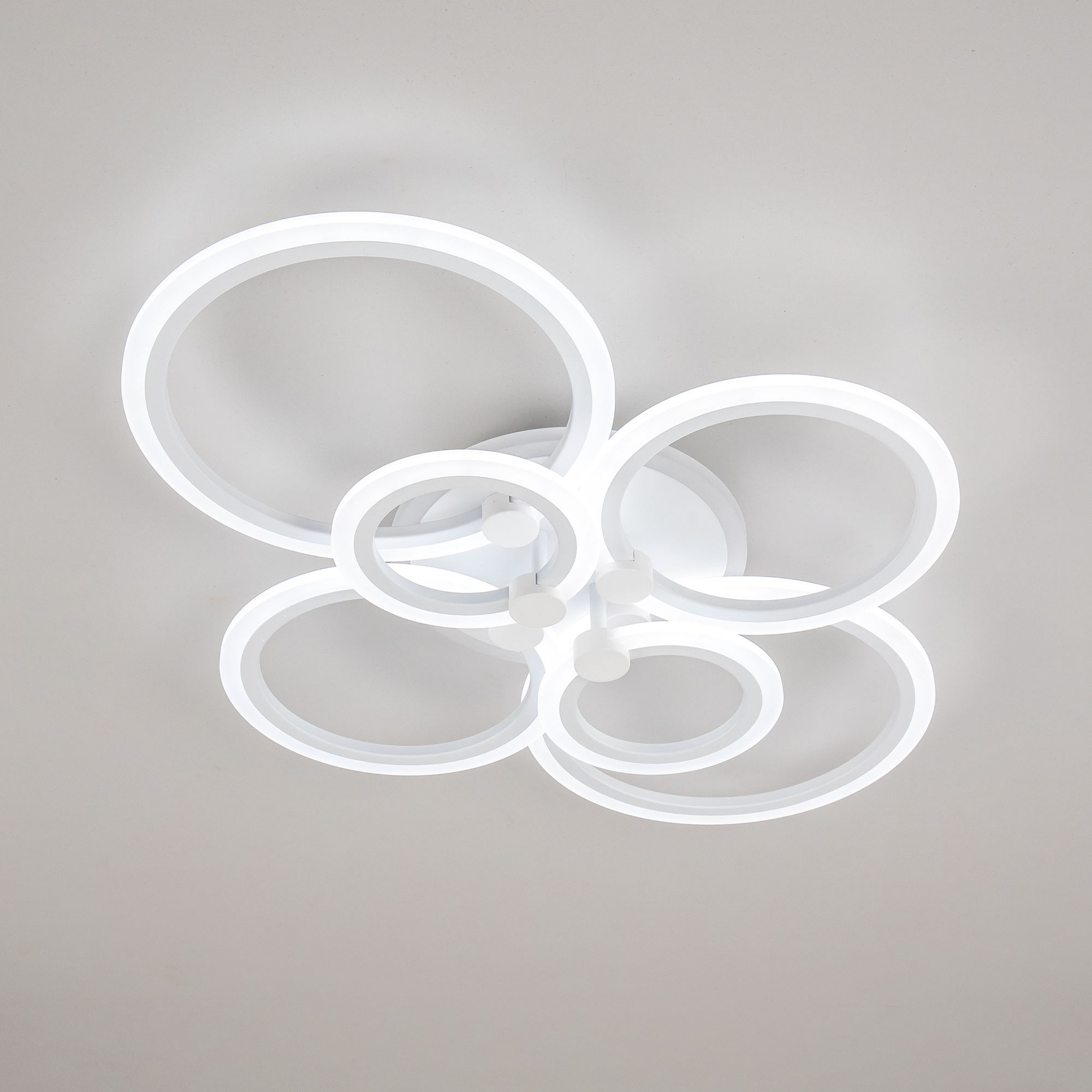 Потолочная люстра CitiLux Сента CL237B160E