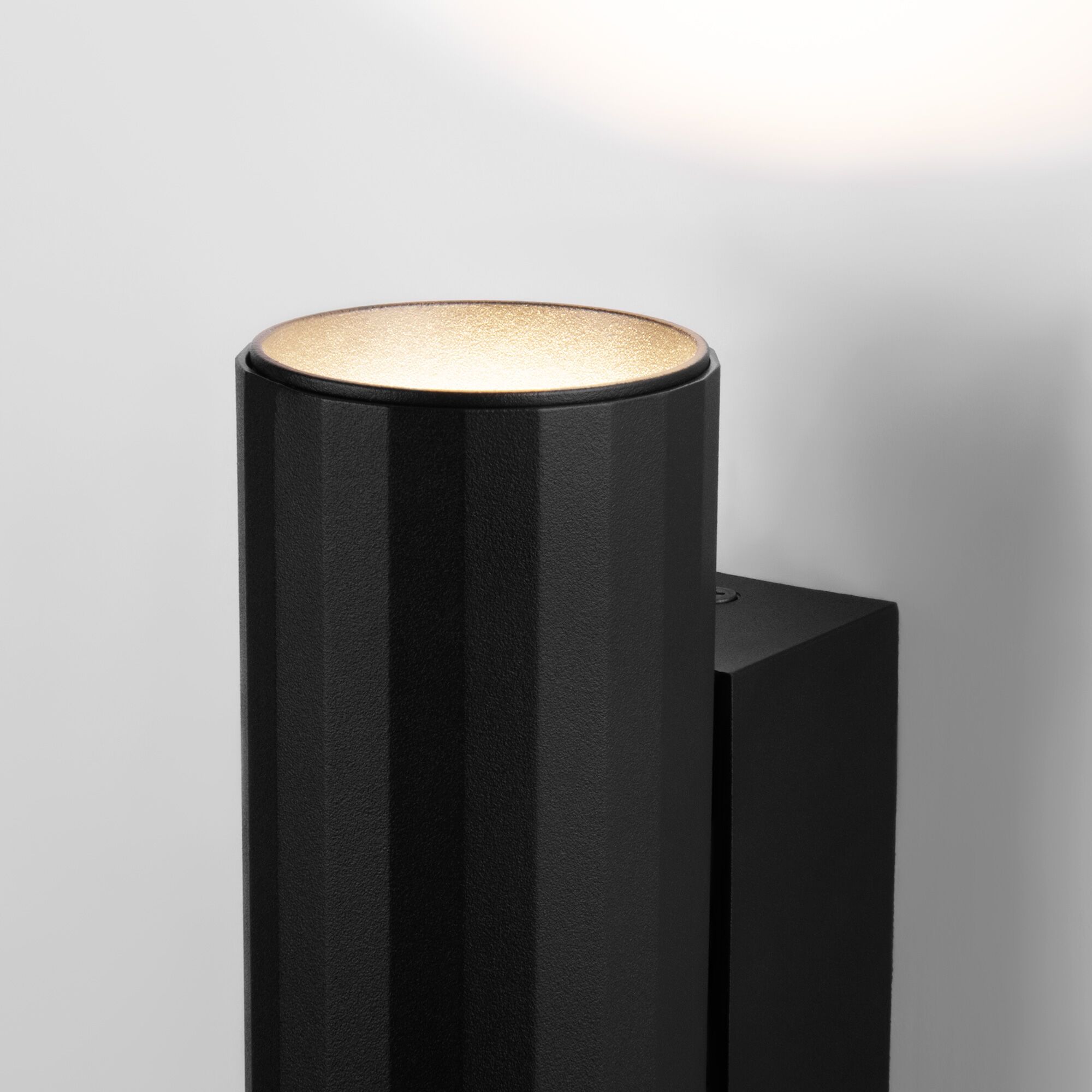 Настенный светильник Elektrostandard Ribs a058986_ES