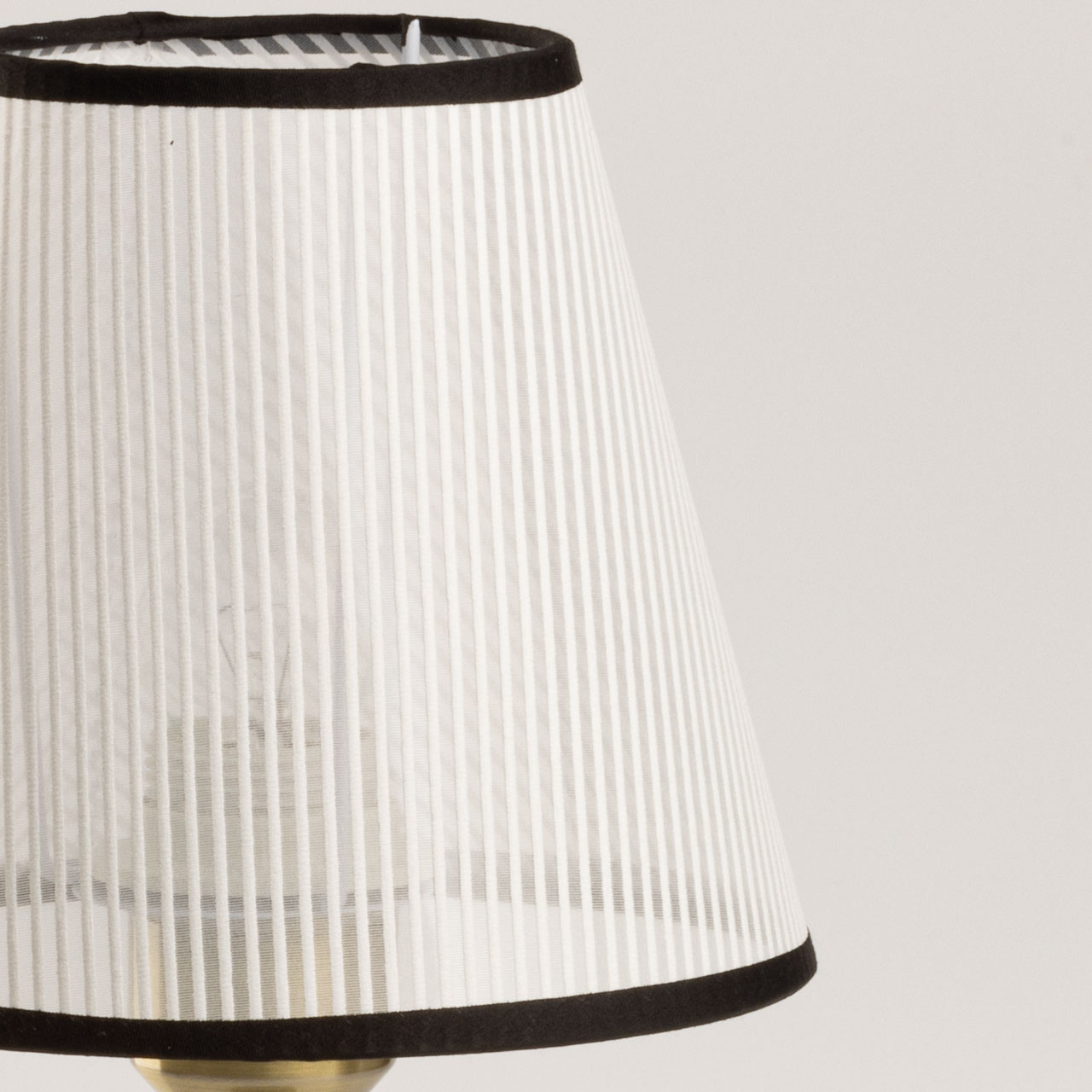 Настольная лампа De City Конрад 667034401_MW