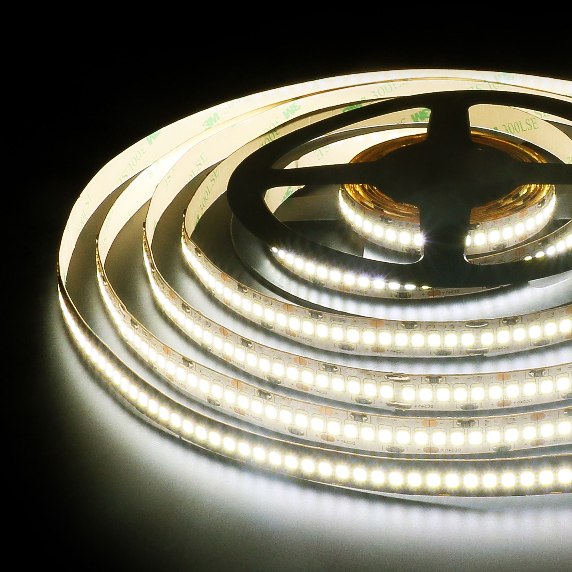 Лента светодиодная 12V 24W 240Led 2835 IP20 дневной белый, 5м a050175_ES