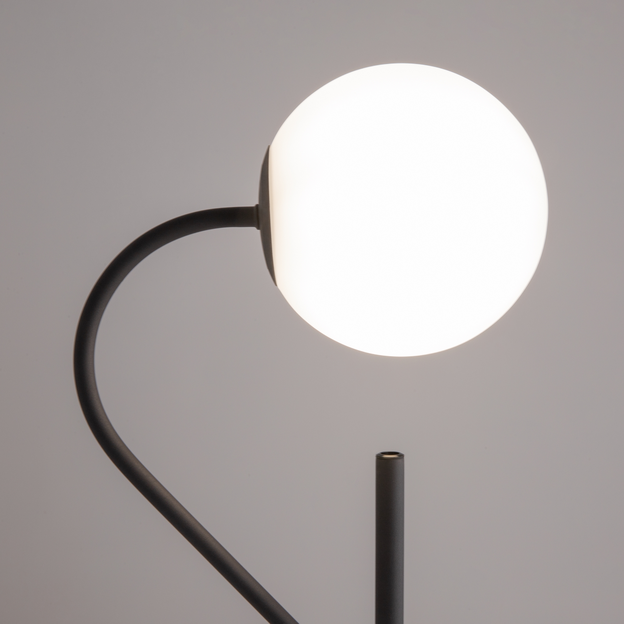 Торшер Maytoni Fly MOD230FL-01B_MY