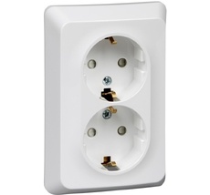 Розетка встраиваемая двойная с заземлением и шторками (белый) Systeme Electric PC16-108B