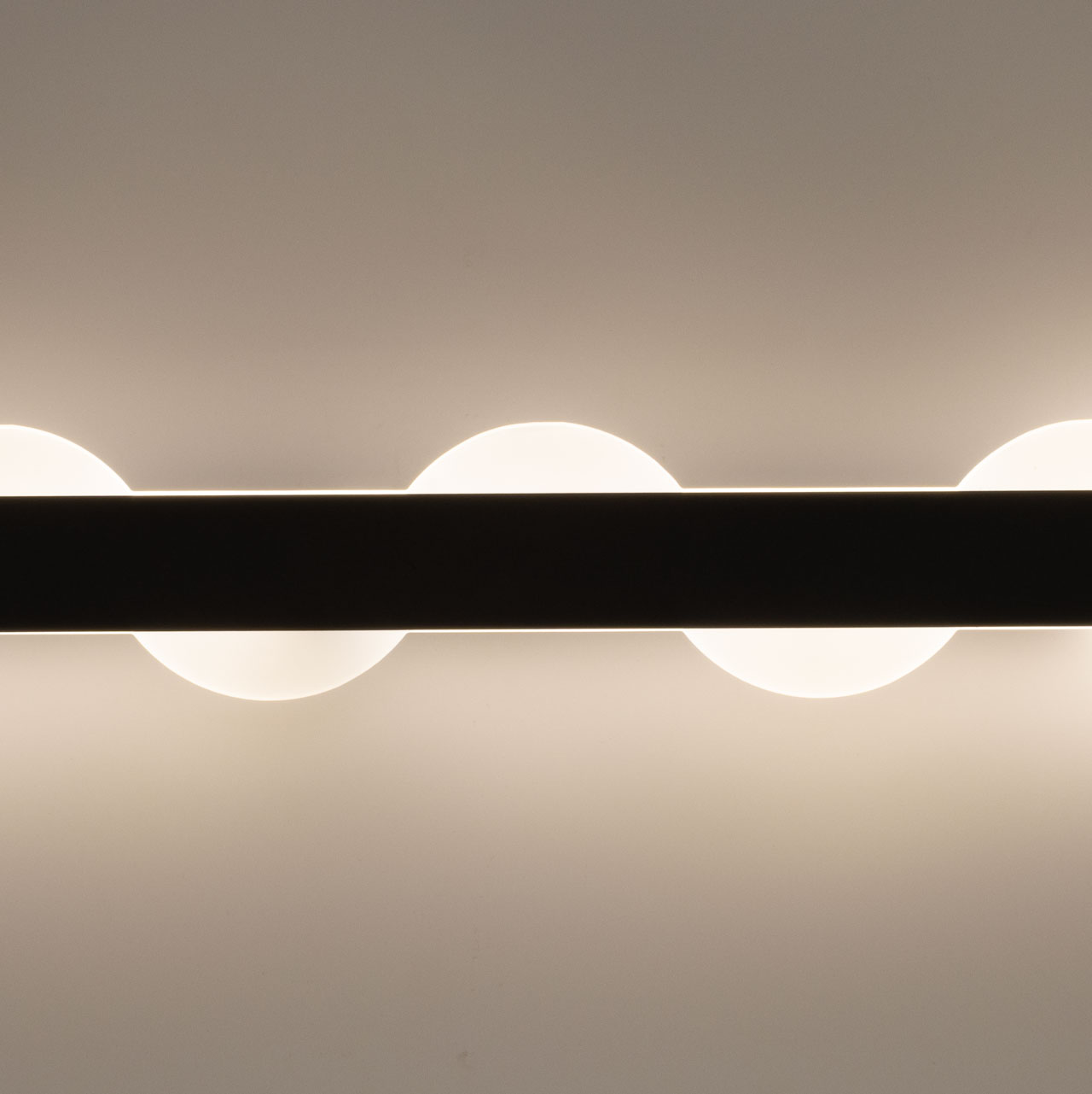 Настенный светильник De City Драйв 377024101_MW