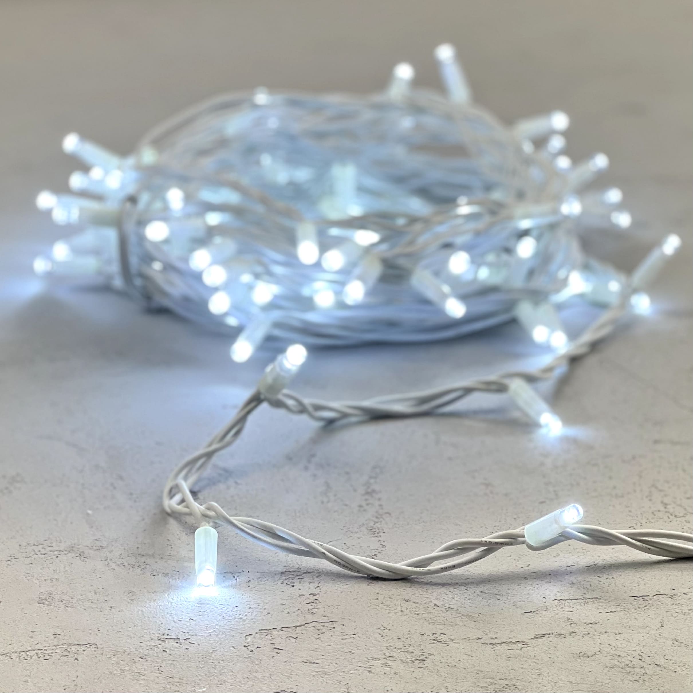 Гирлянда LTC Нить 10м Белая 24В, 75 LED LL75-8-1W