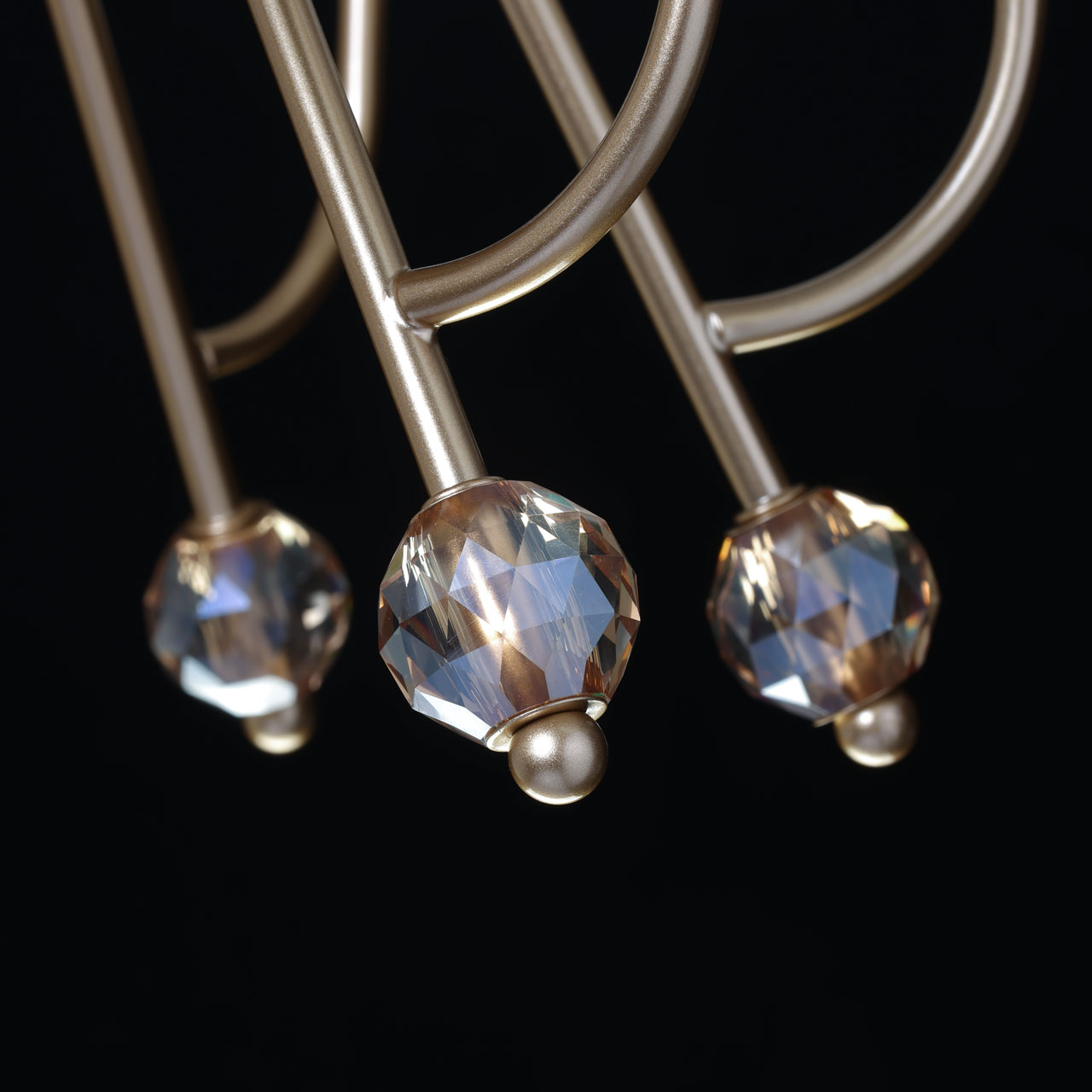 Потолочная люстра MW-Light Вега 329012206_MW