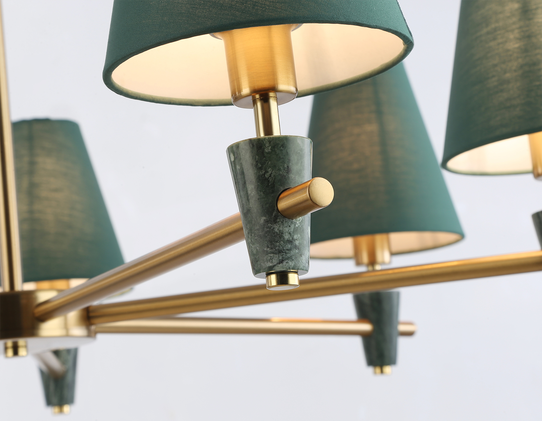 Потолочная люстра на штнаге Ambrella Light Heigh Light HIGH LIGHT LH75053_AMB