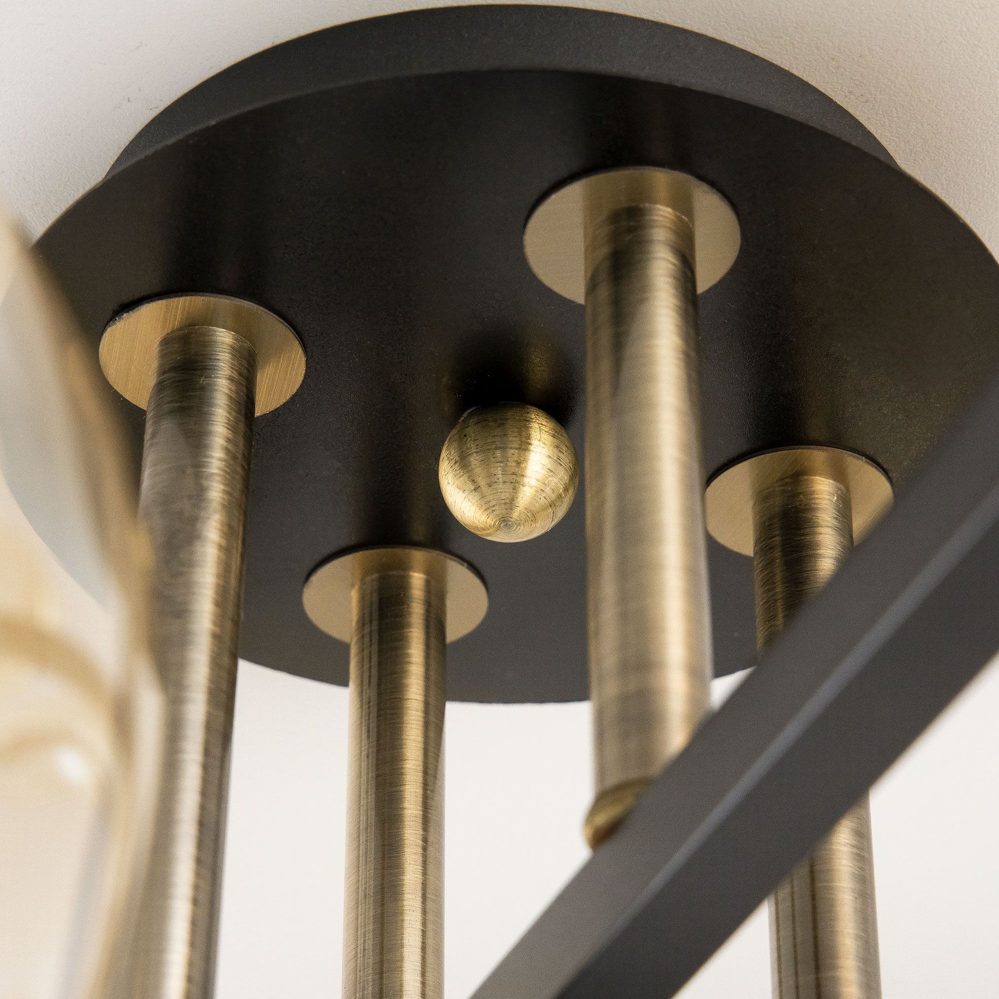 Потолочная люстра CitiLux на штанге Дэвис CL201181