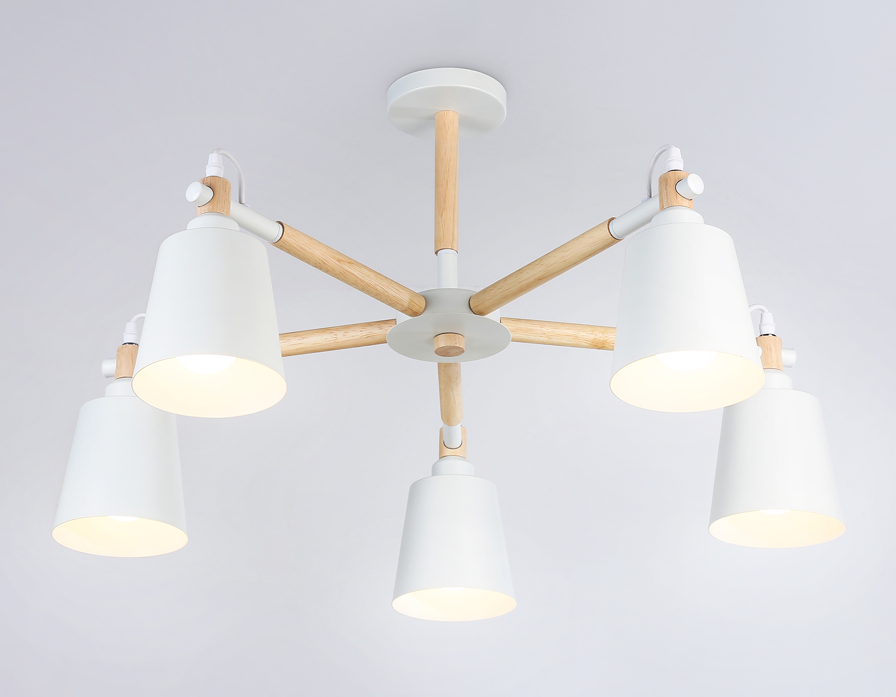 Потолочная люстра на штанге Ambrella Light TRADITIONAL TR82208_AMB