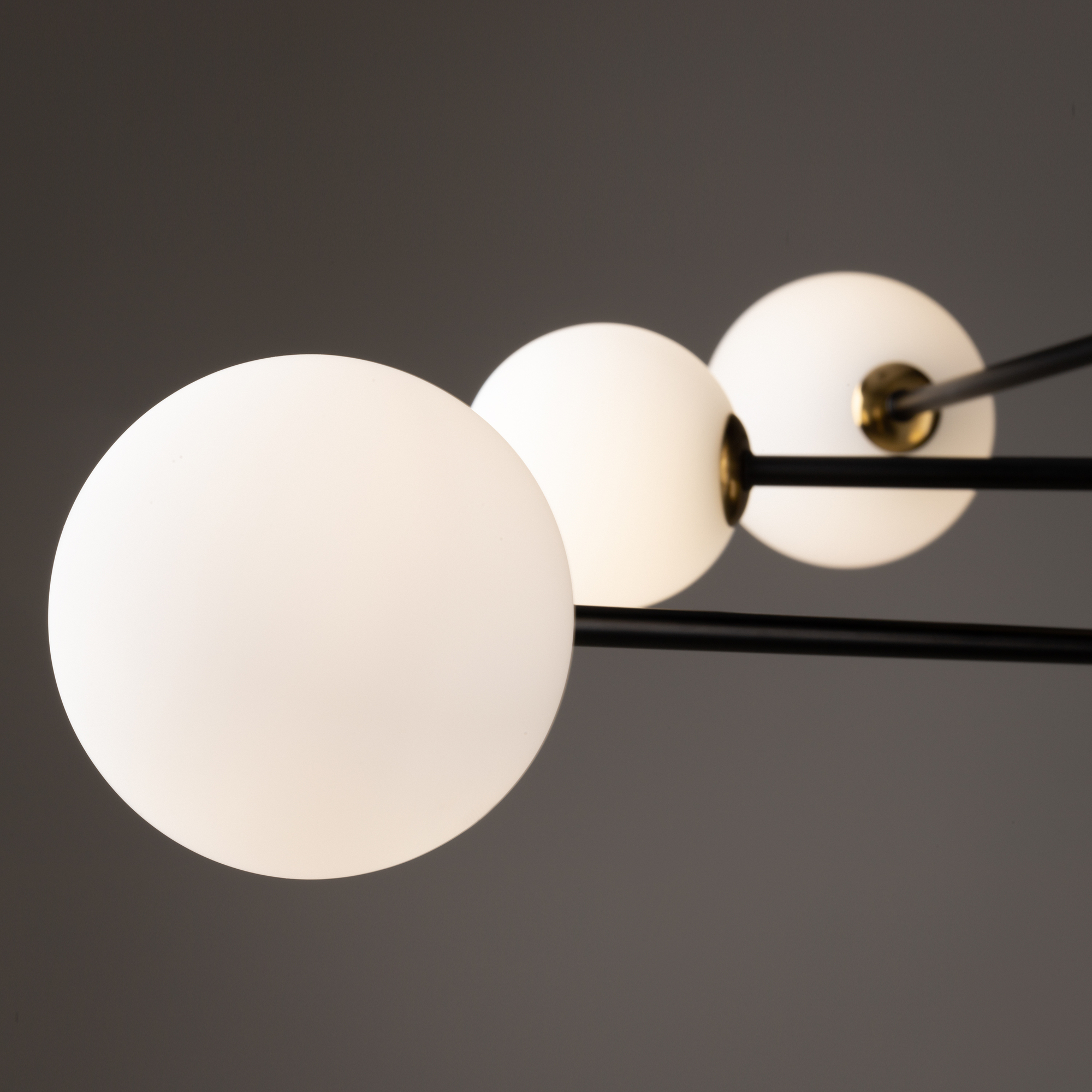 Люстра на штанге Freya Sphirity FR5376CL-06B_MY