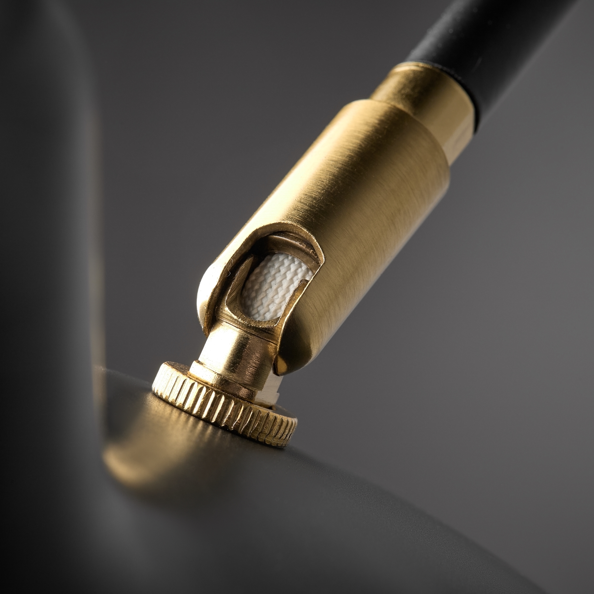 Бра Freya Twisty FR5383WL-01B_MY