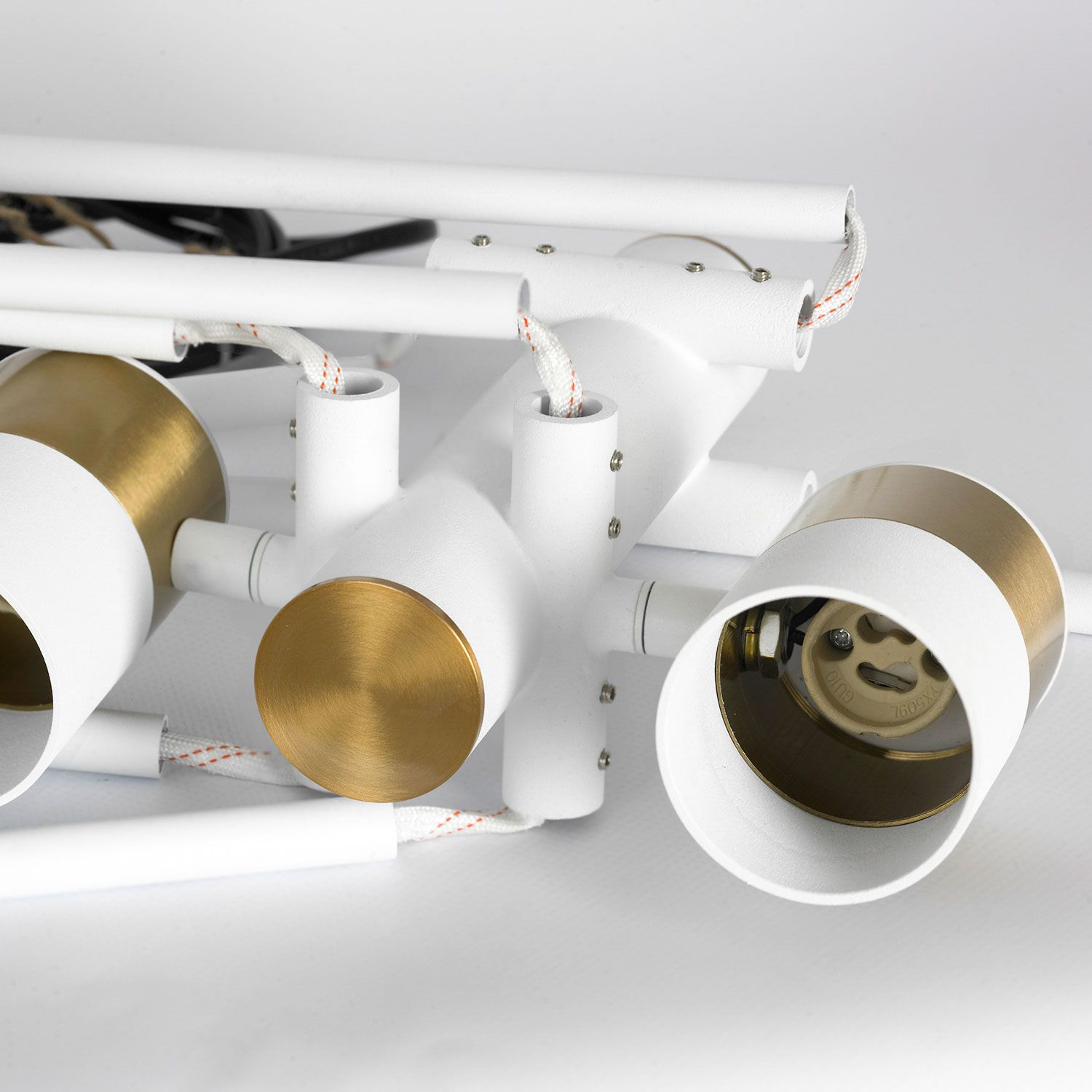 Люстра потолочная на штанге Lussole GILBERT LSP-8828