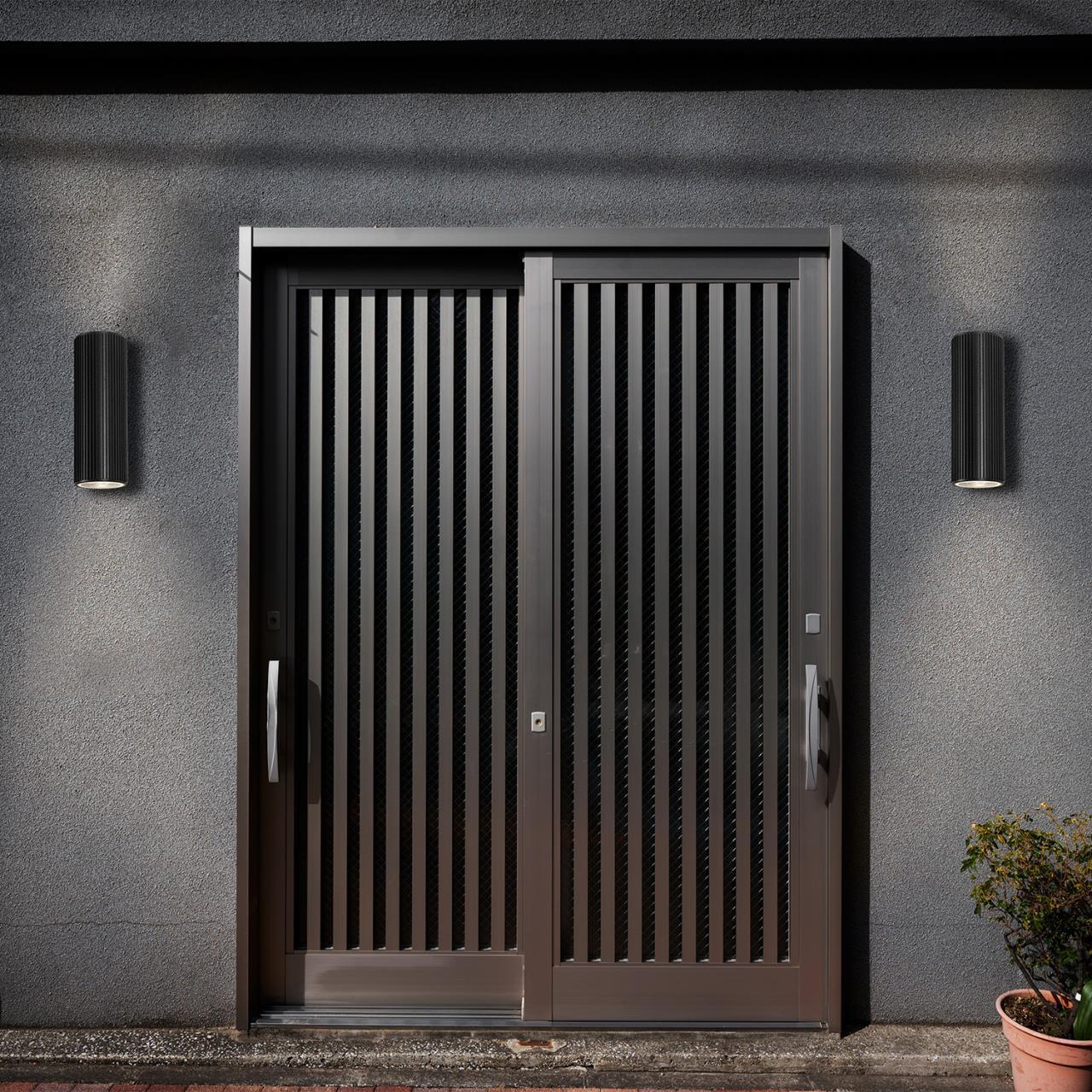 Уличный настенный светильник Favourite Pola 4513-2W