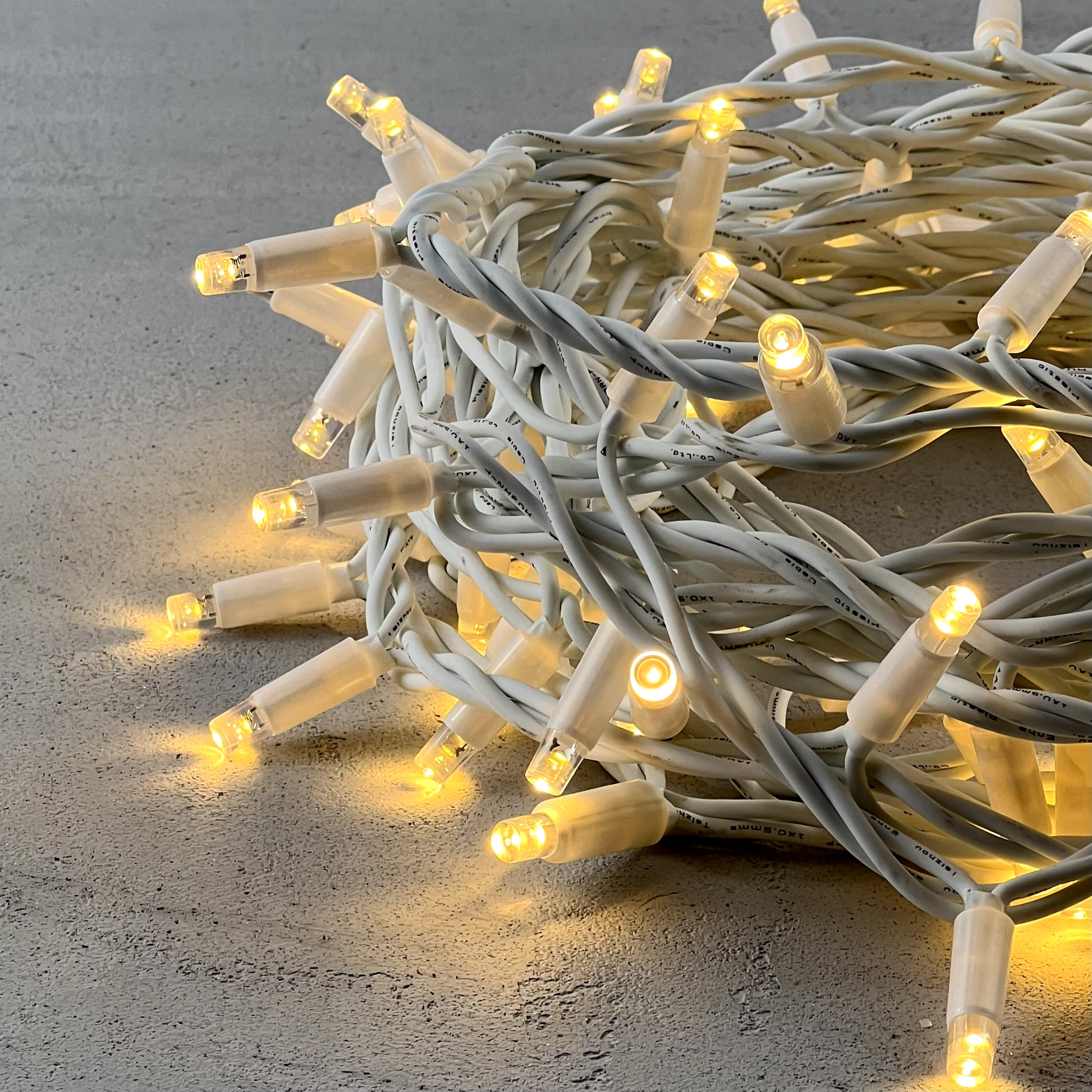Гирлянда LTC Нить 10м Тепло-Белая 24В, 100 LED LL100-8-1WW
