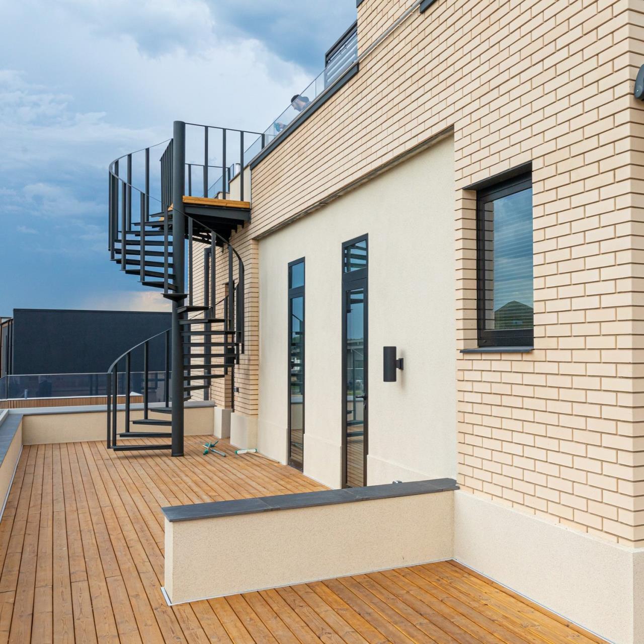 Уличный настенный светильник Favourite Pola 4514-2W